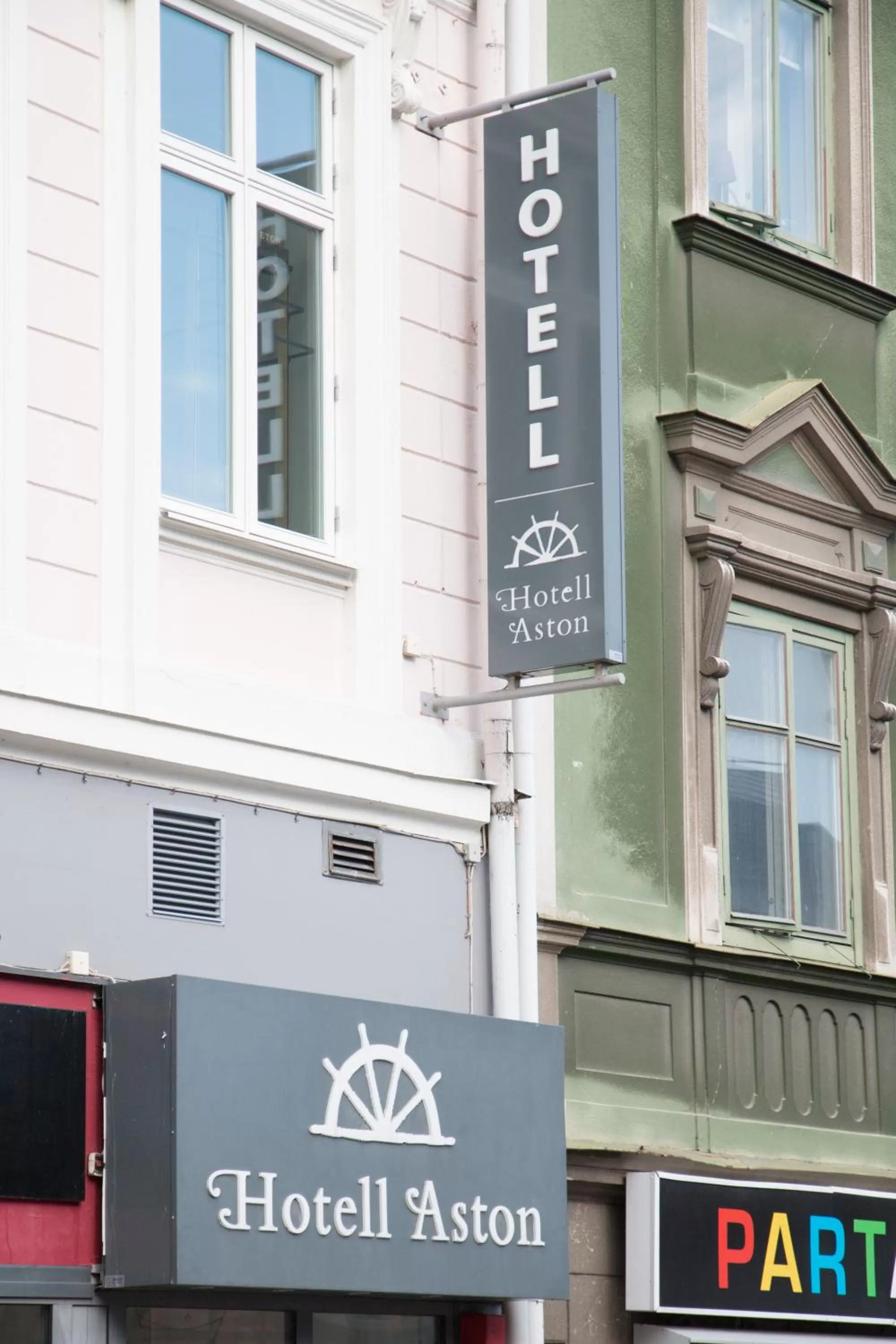 Facade/entrance in Hotell Aston