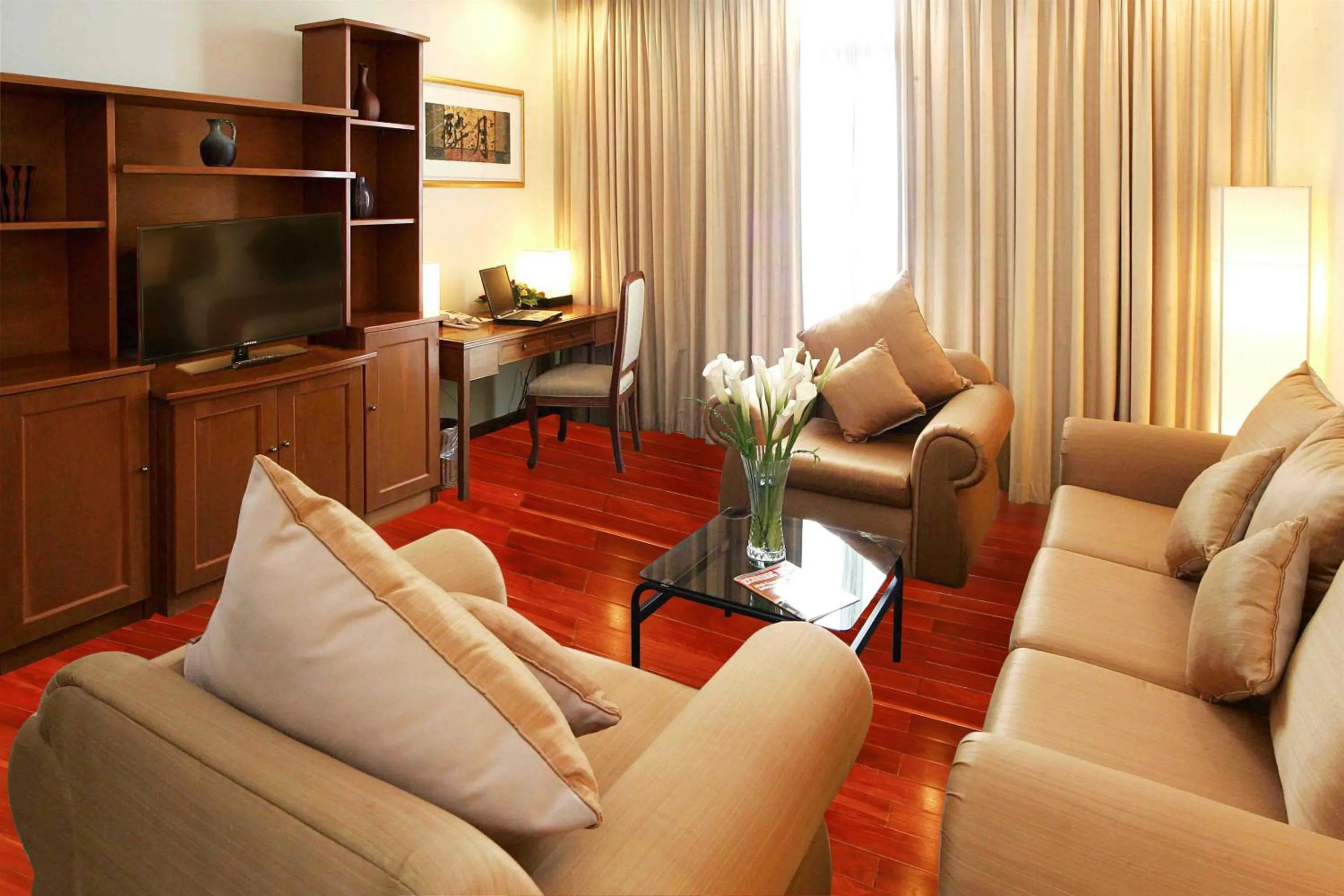 Living room in Ramana Saigon Hotel