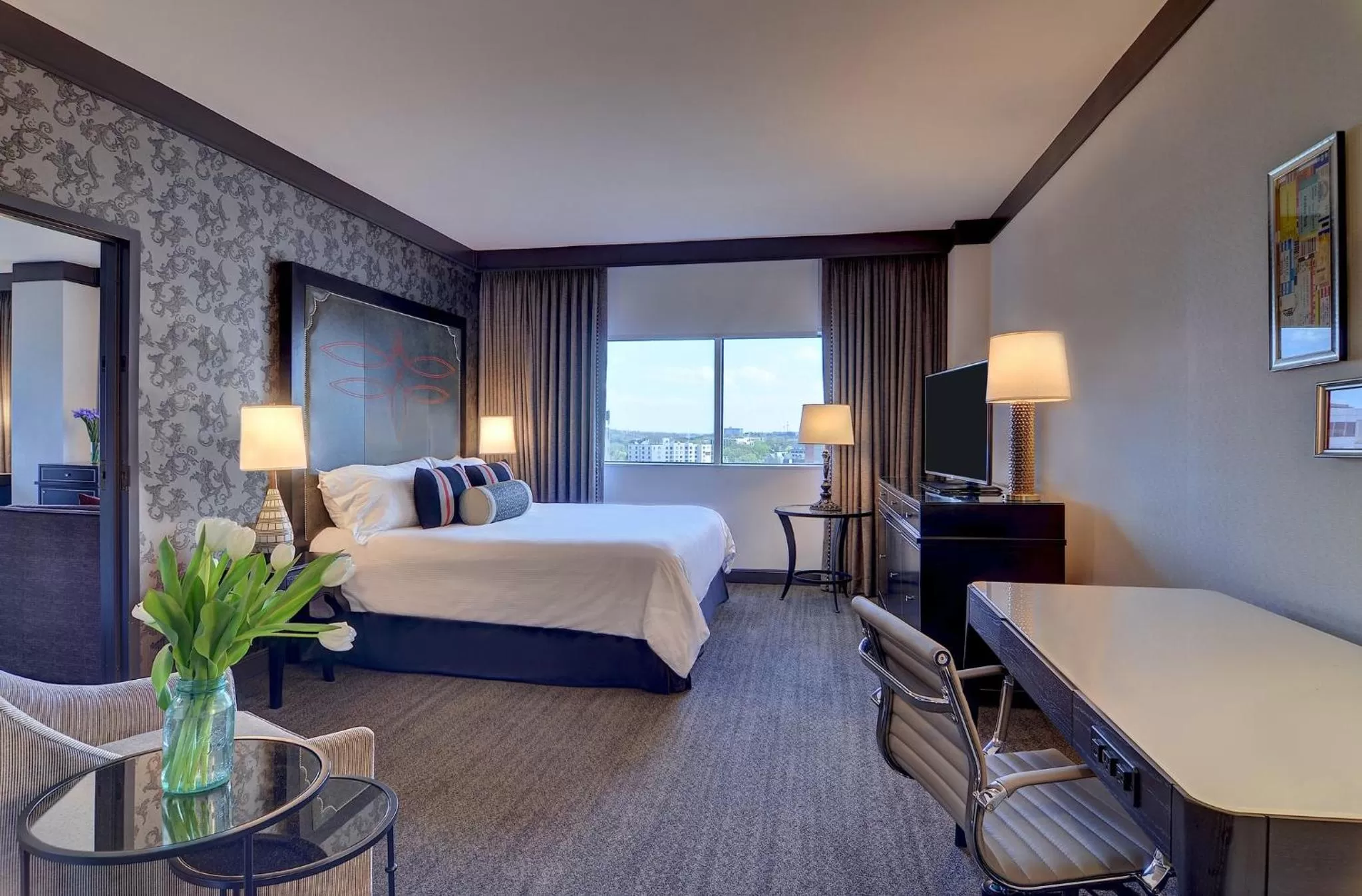 Bedroom, Bed in Loews Nashville Hotel at Vanderbilt Plaza