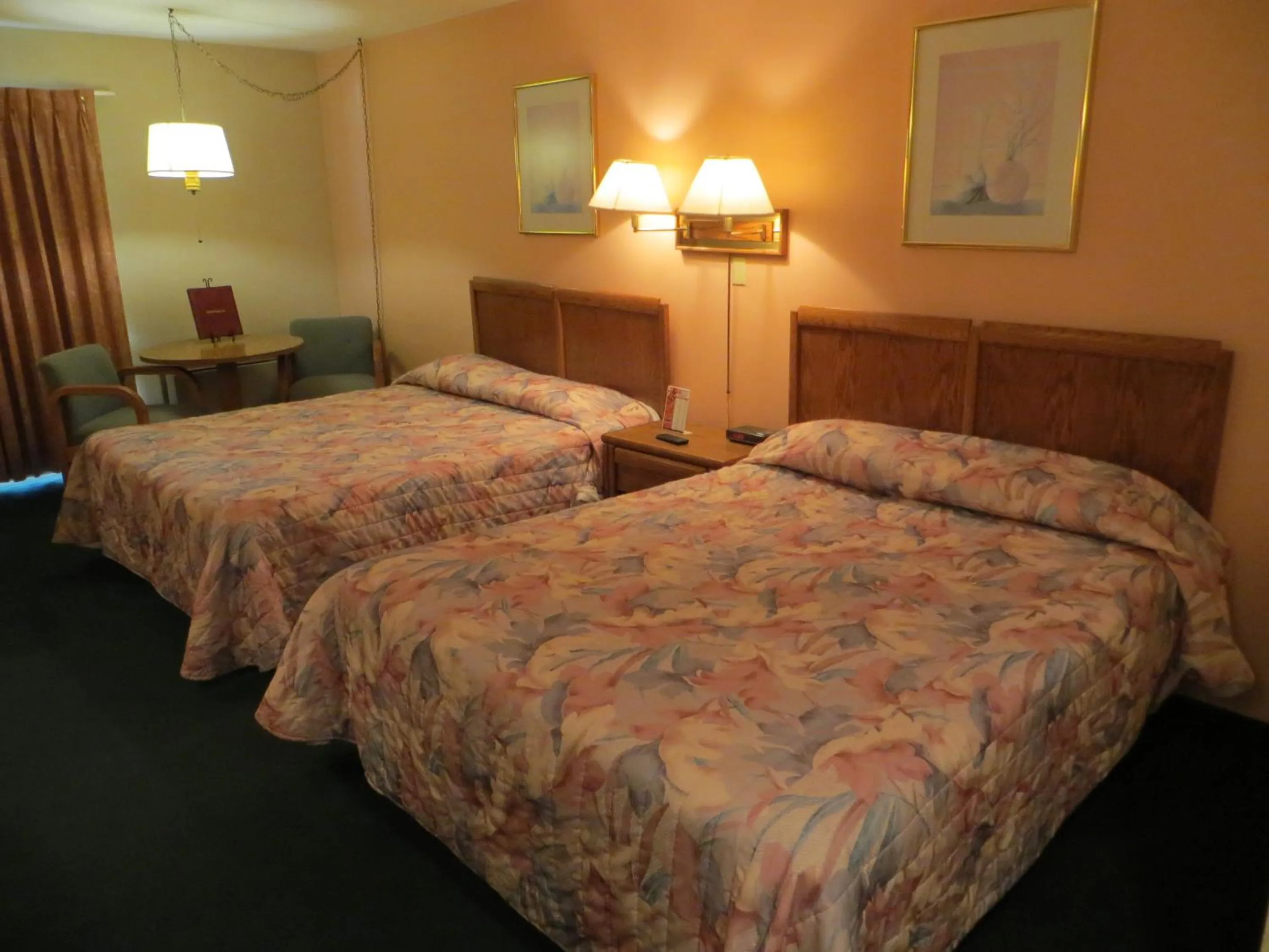 Bed in Starlite Budget Inn