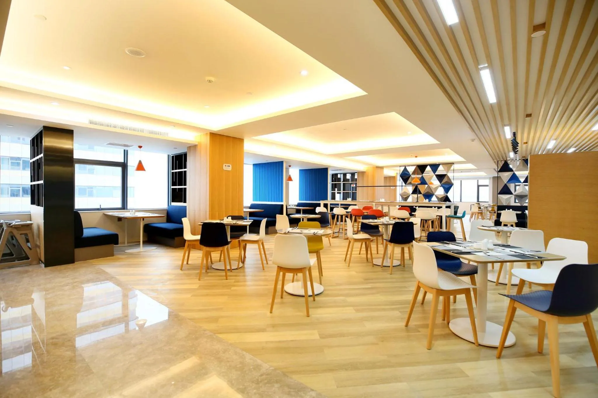 Restaurant/places to eat in Holiday Inn Express Chengdu North Railway Station by IHG - Near Panda Base, Near Chunxi Road Free laundromat