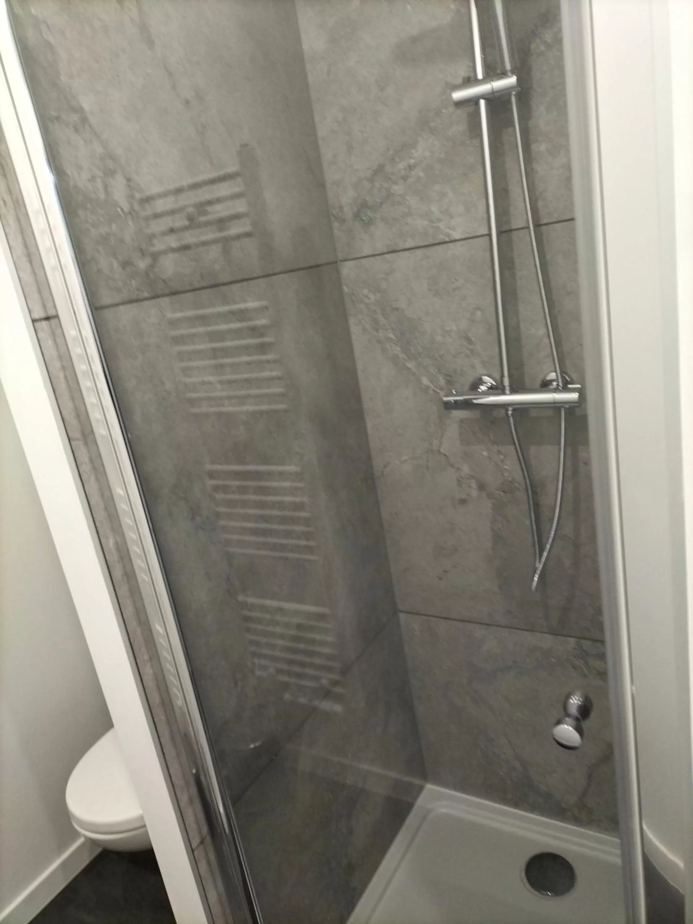 Shower in Super central in Brussels