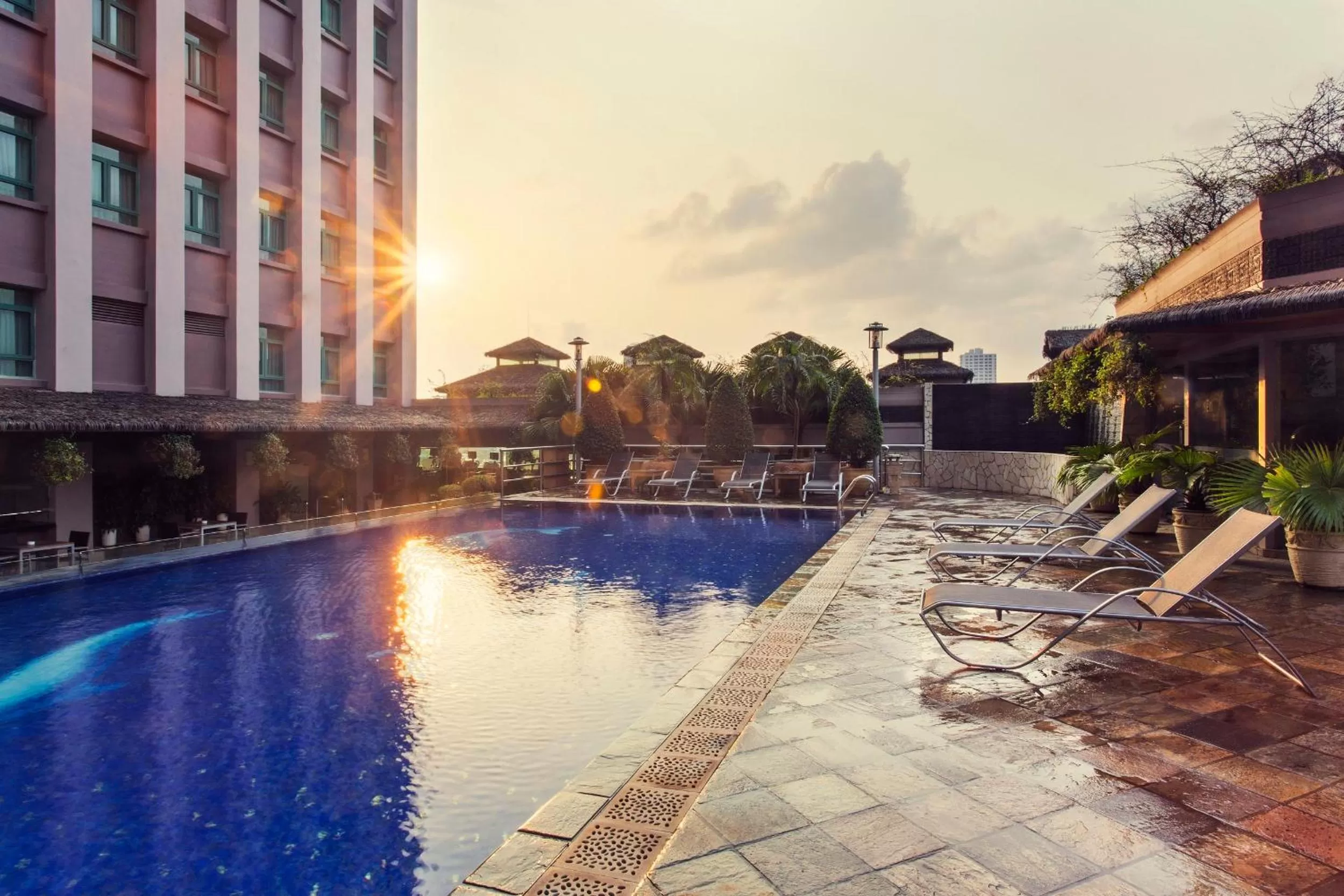 Swimming pool in Fortuna Hotel Hanoi