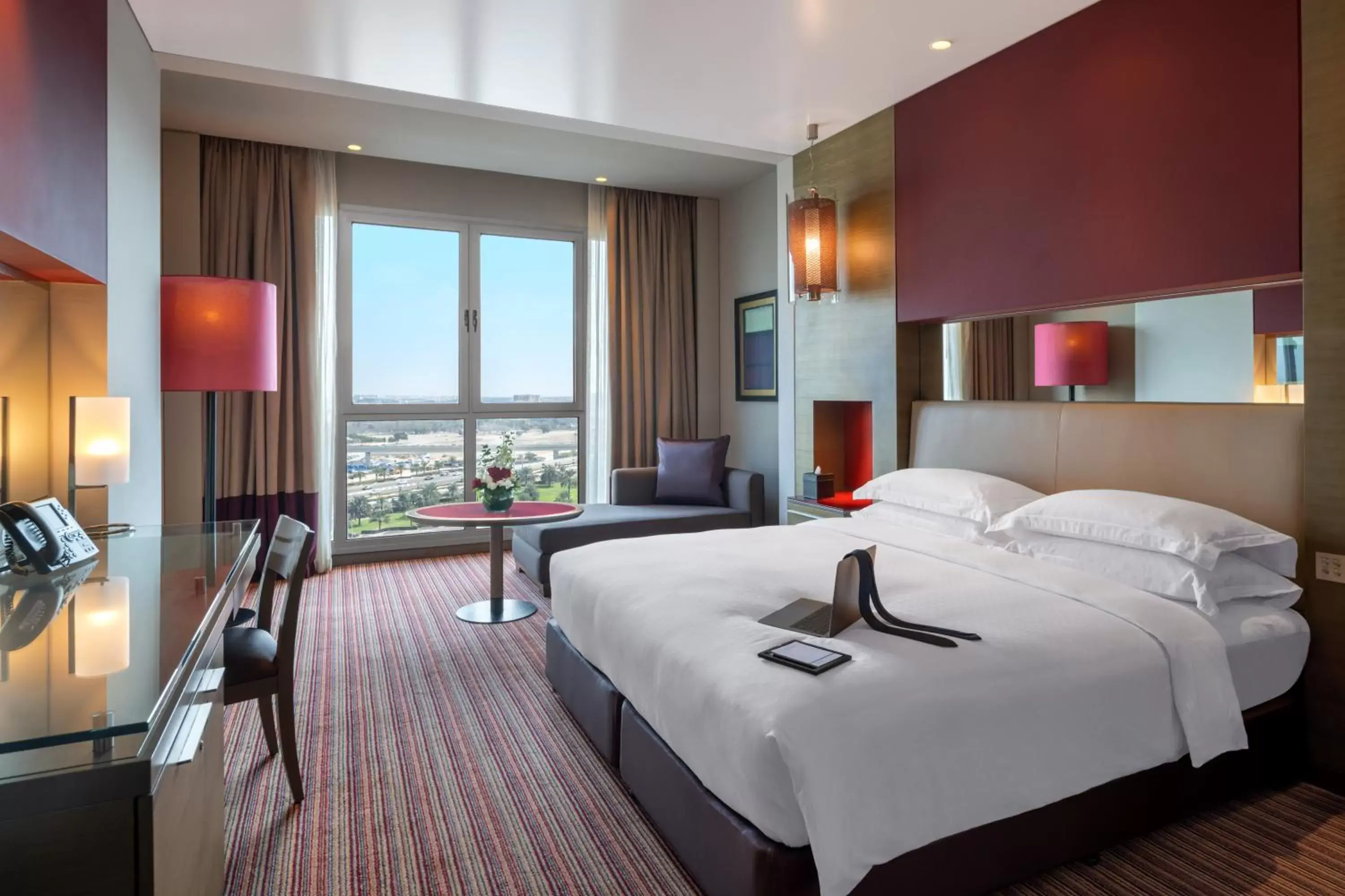 Guest Room with Lounge Access - King Bed in Park Rotana Abu Dhabi Guest Room with Lounge Access - King Bed in Park Rotana Abu Dhabi