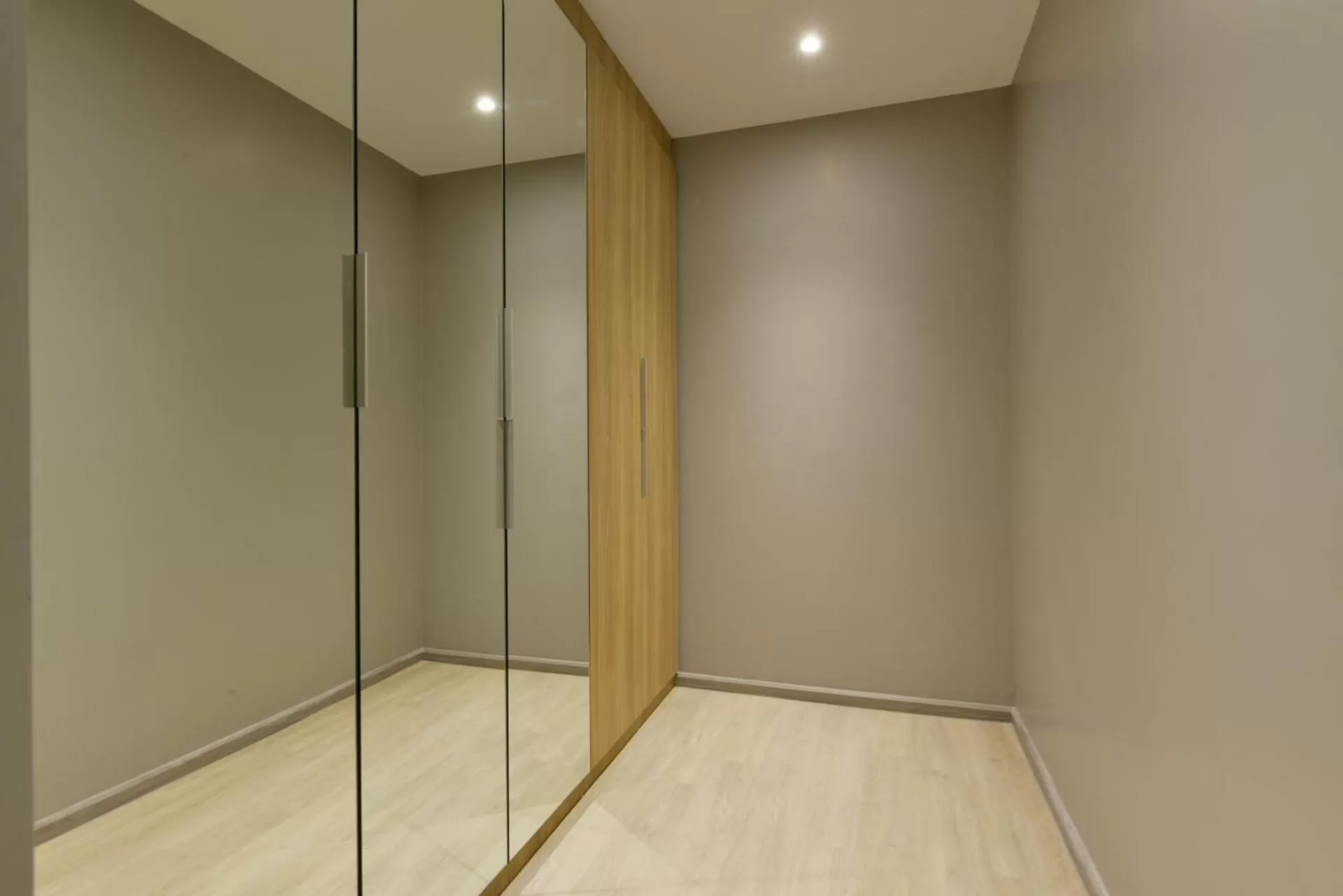 wardrobe in Aspira Tropical Residence Thong Lor