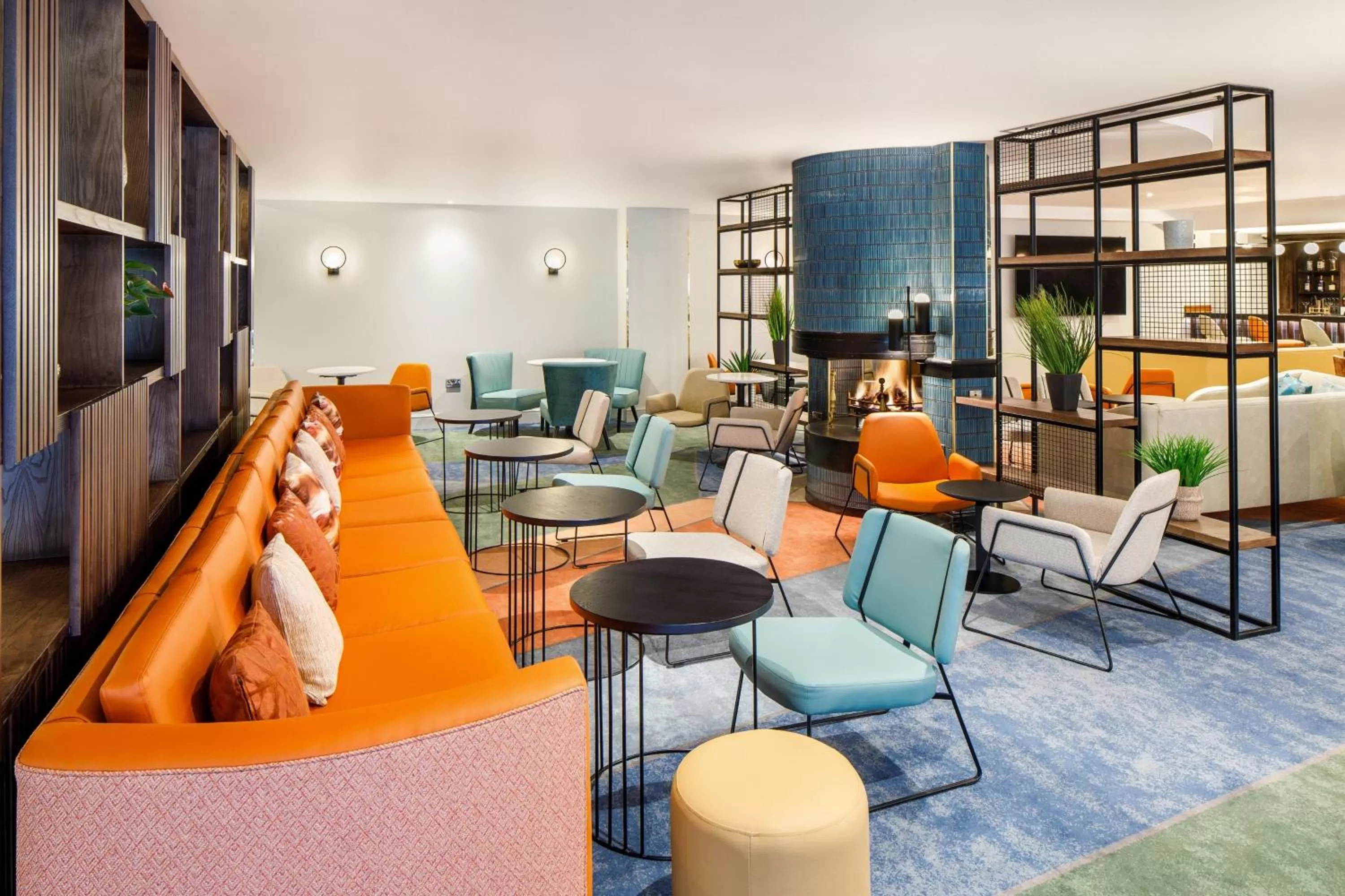 Lounge or bar in Delta Hotels by Marriott Warwick