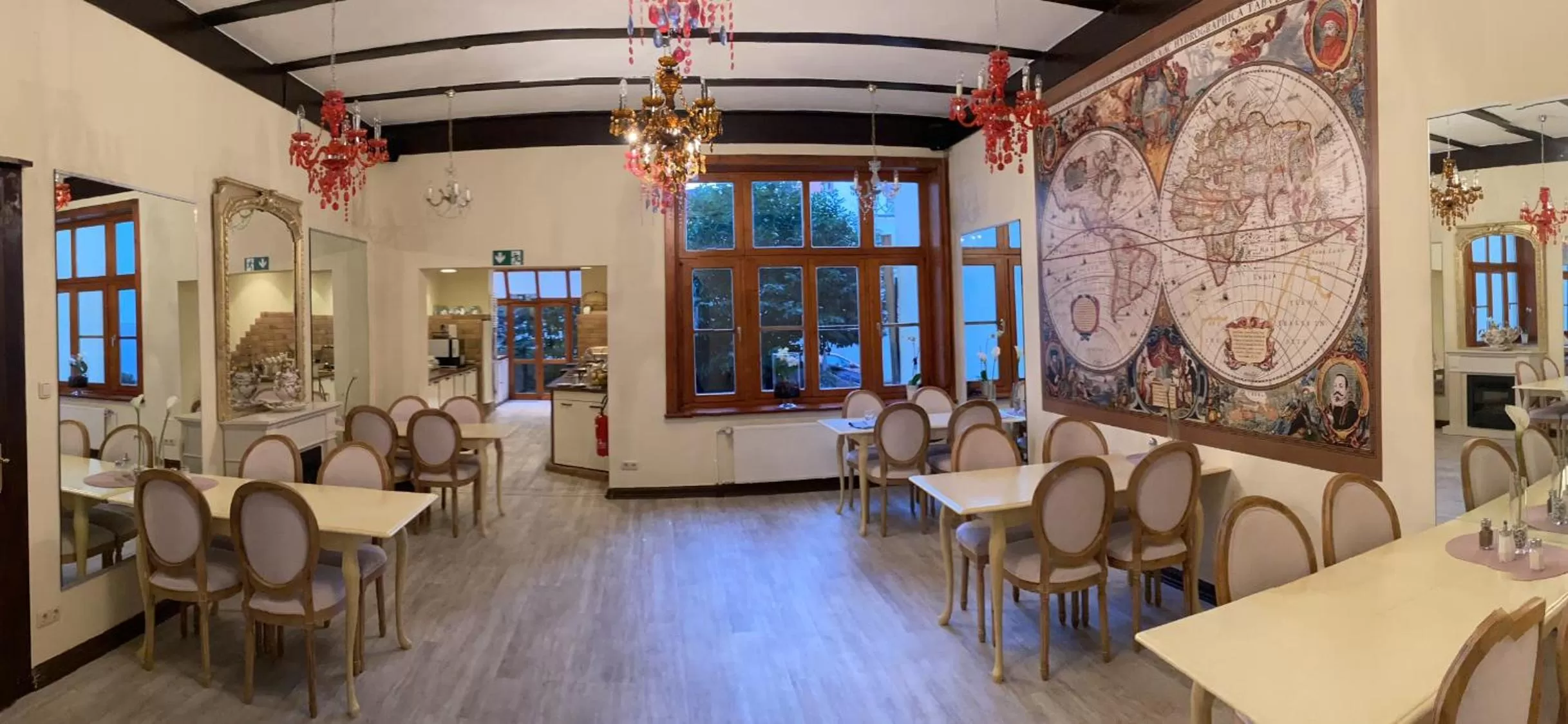 Restaurant/places to eat in Avalon Bed & Breakfast Themen/- Nichtraucherhotel