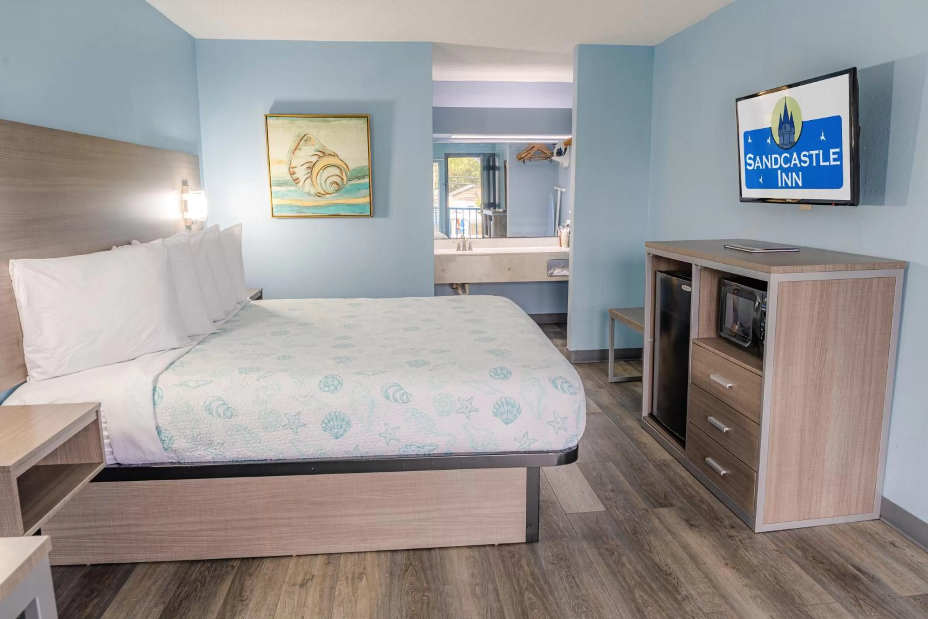 Bed in Sandcastle Inn