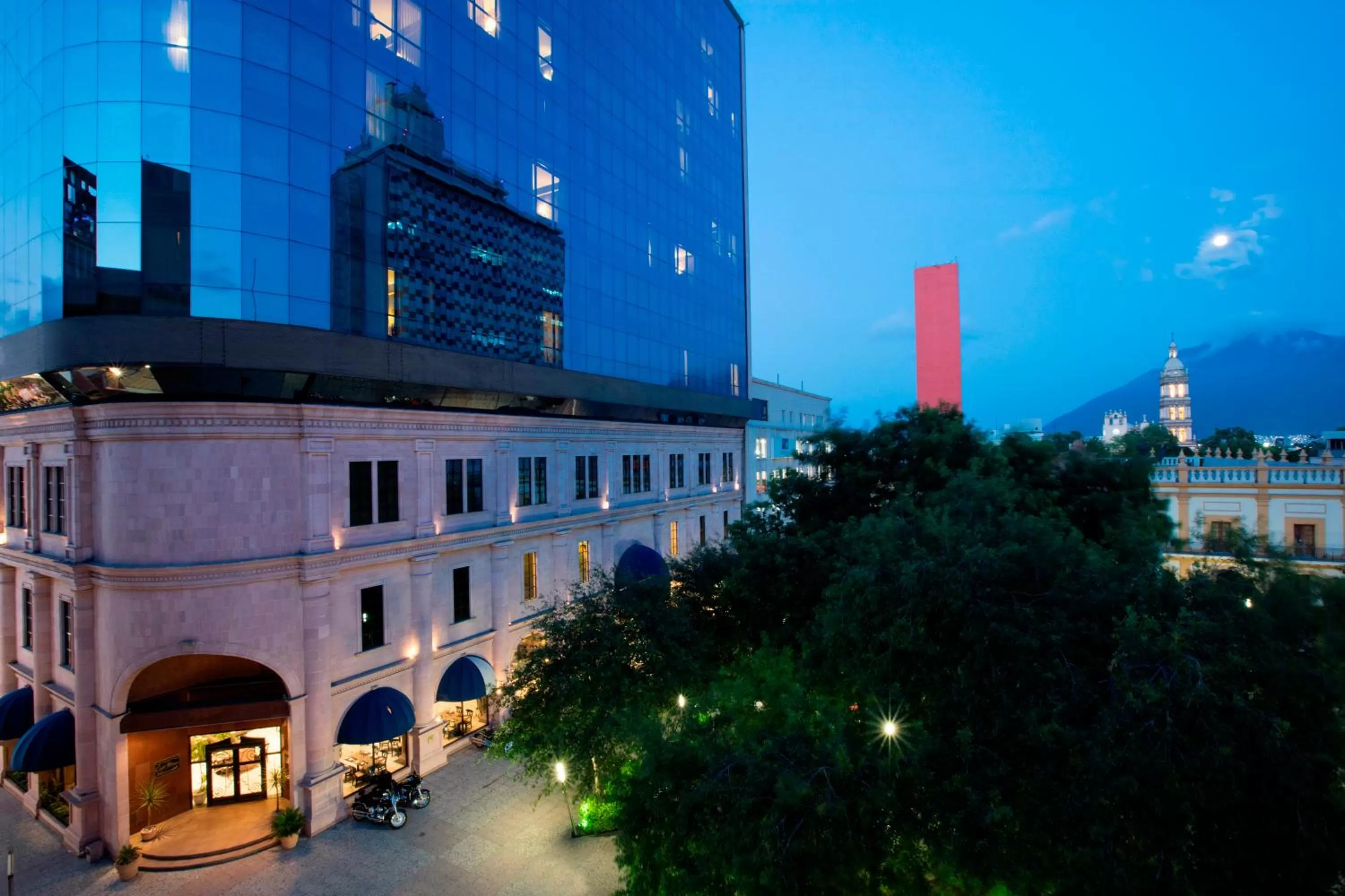 Facade/entrance in Krystal Monterrey