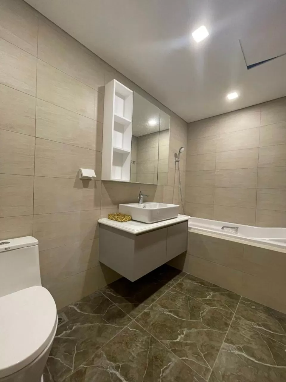 Bathroom in FLC Sea Tower Quy Nhơn - Homostay