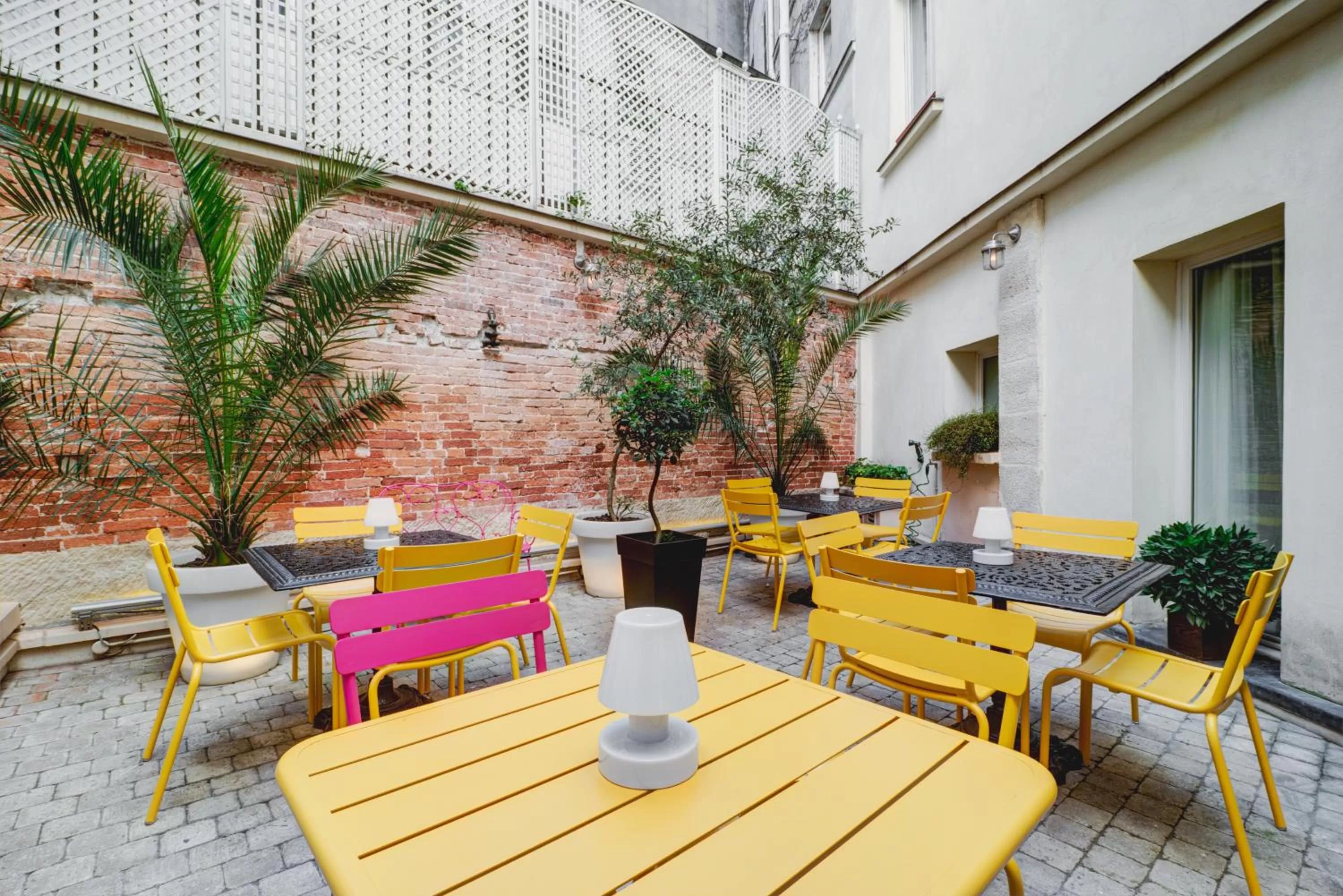 Garden in Hotel Lorette - Astotel