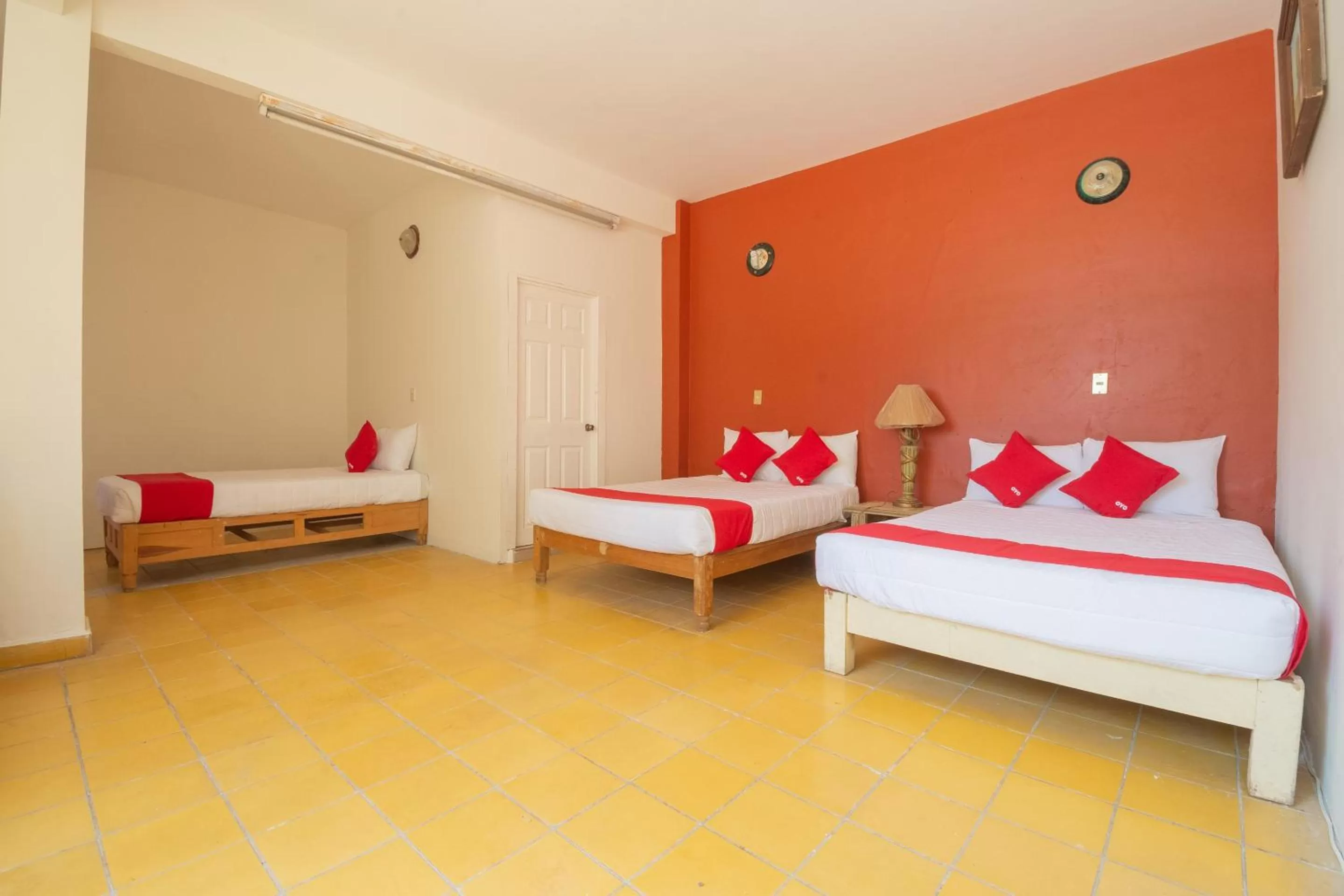 Bedroom, Bed in OYO Hotel Meson de la Concepcion