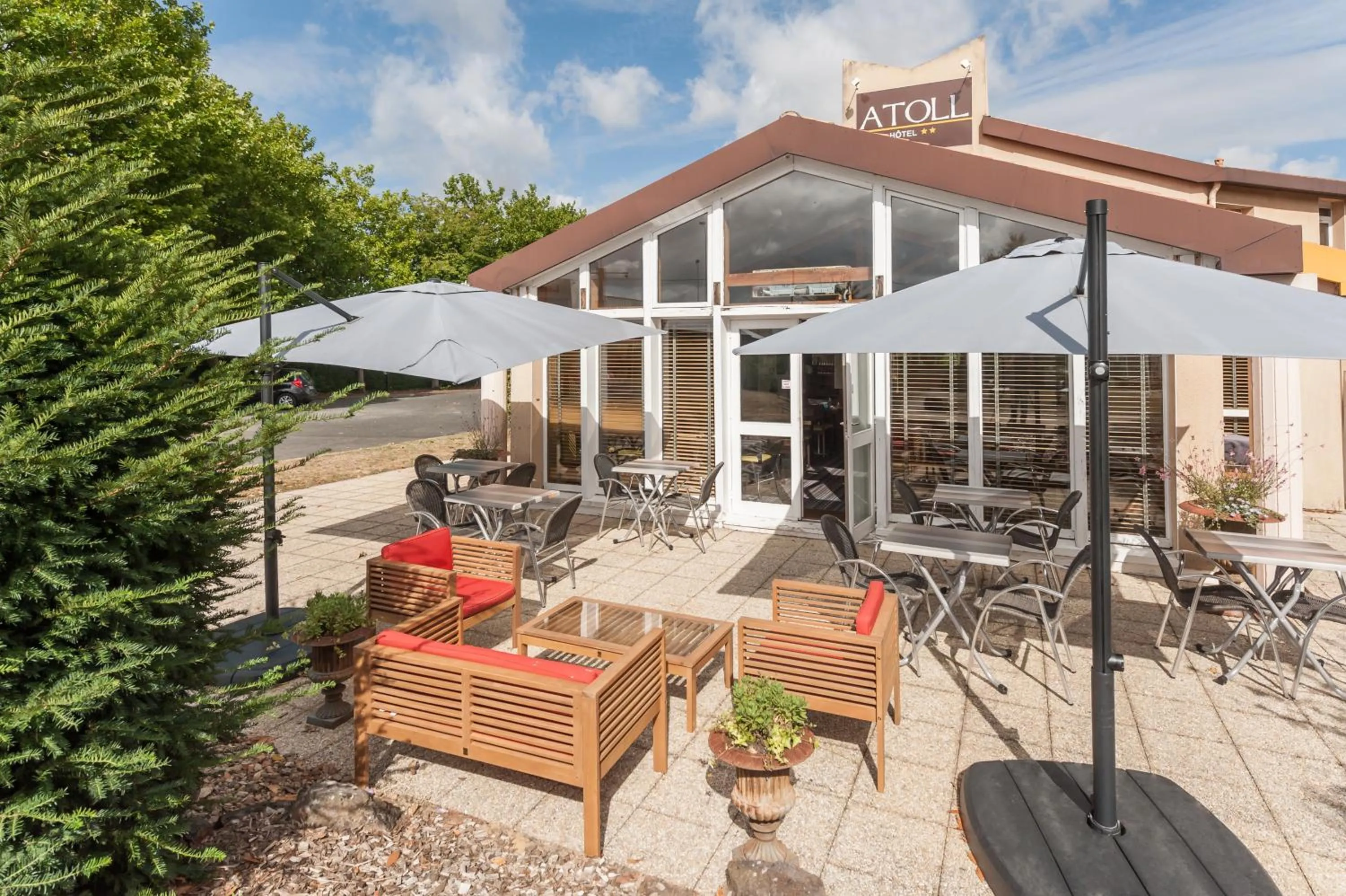 Patio in Contact Hotel Atoll