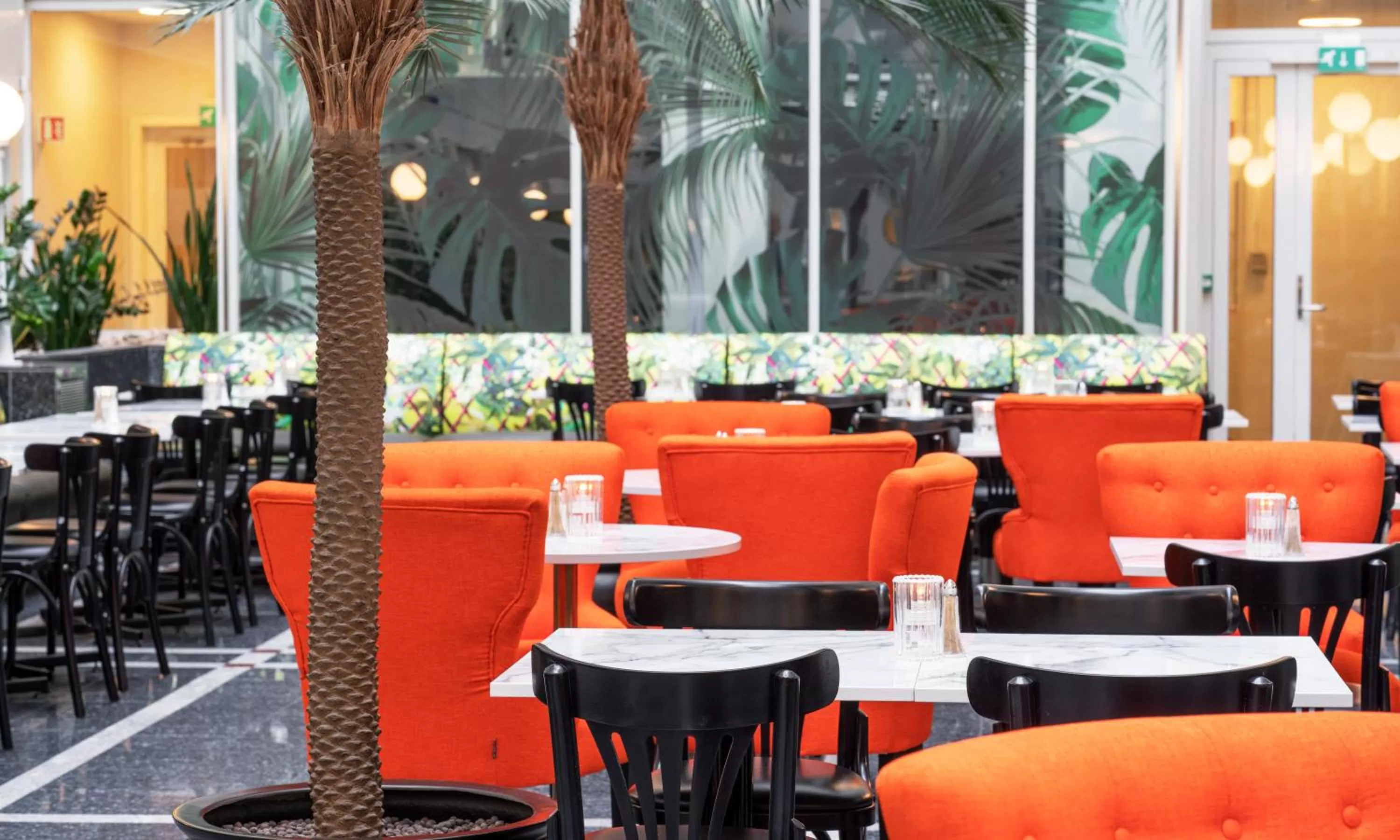 Restaurant/places to eat in Thon Hotel Cecil