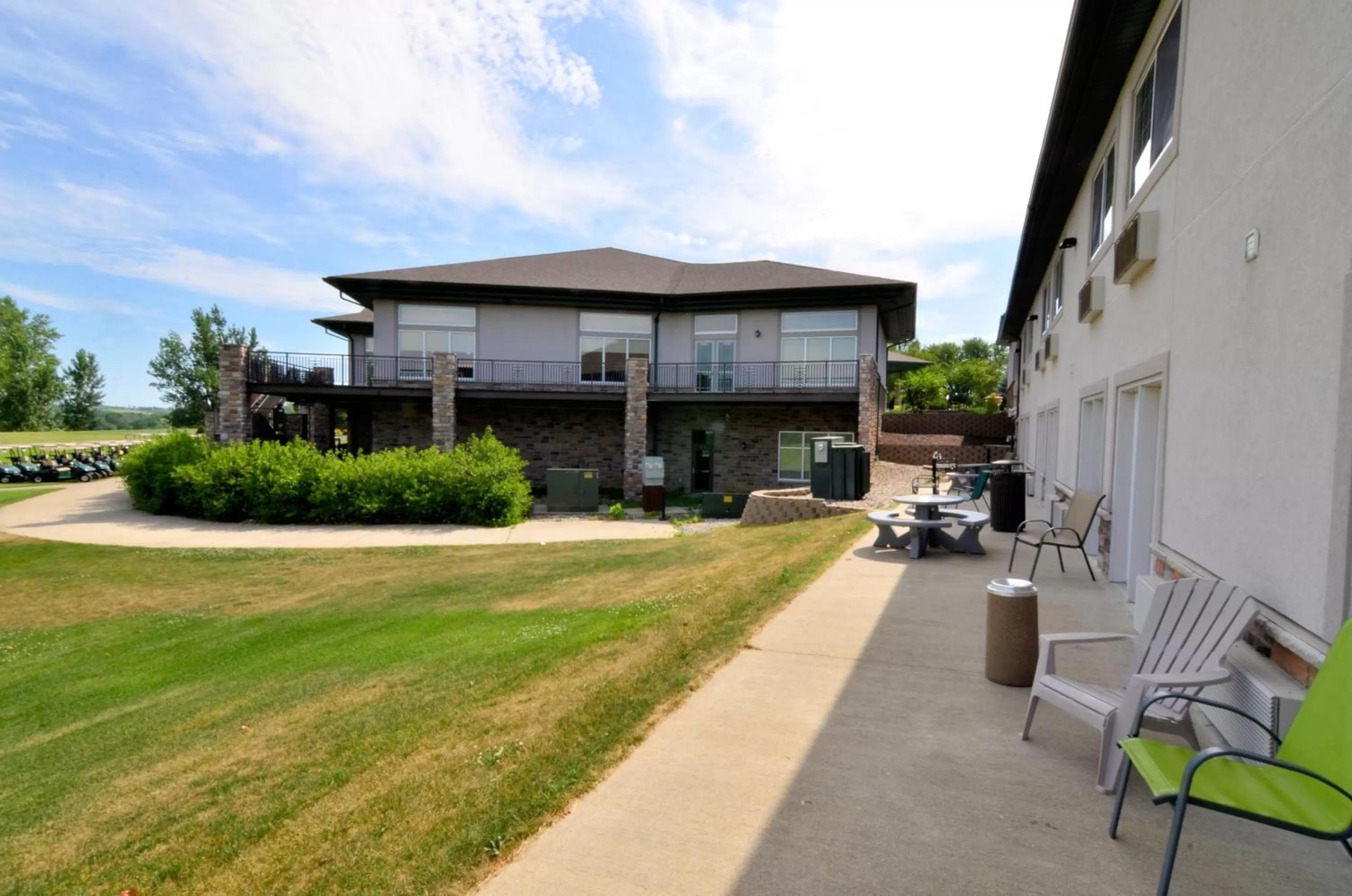 Nearby landmark in Cobblestone Inn & Suites - Denison | Majestic Hills