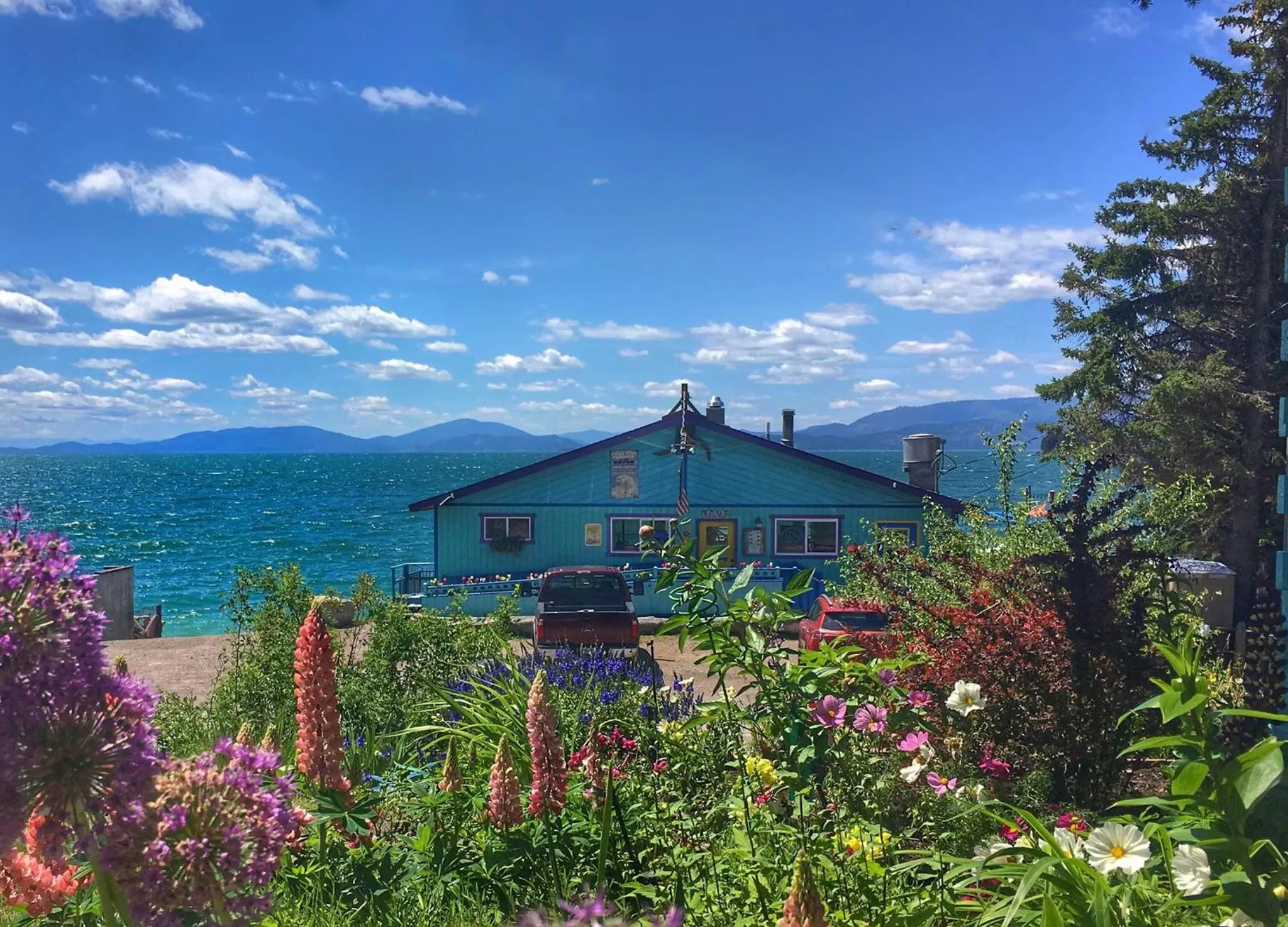 Restaurant/places to eat in The Islander Inn