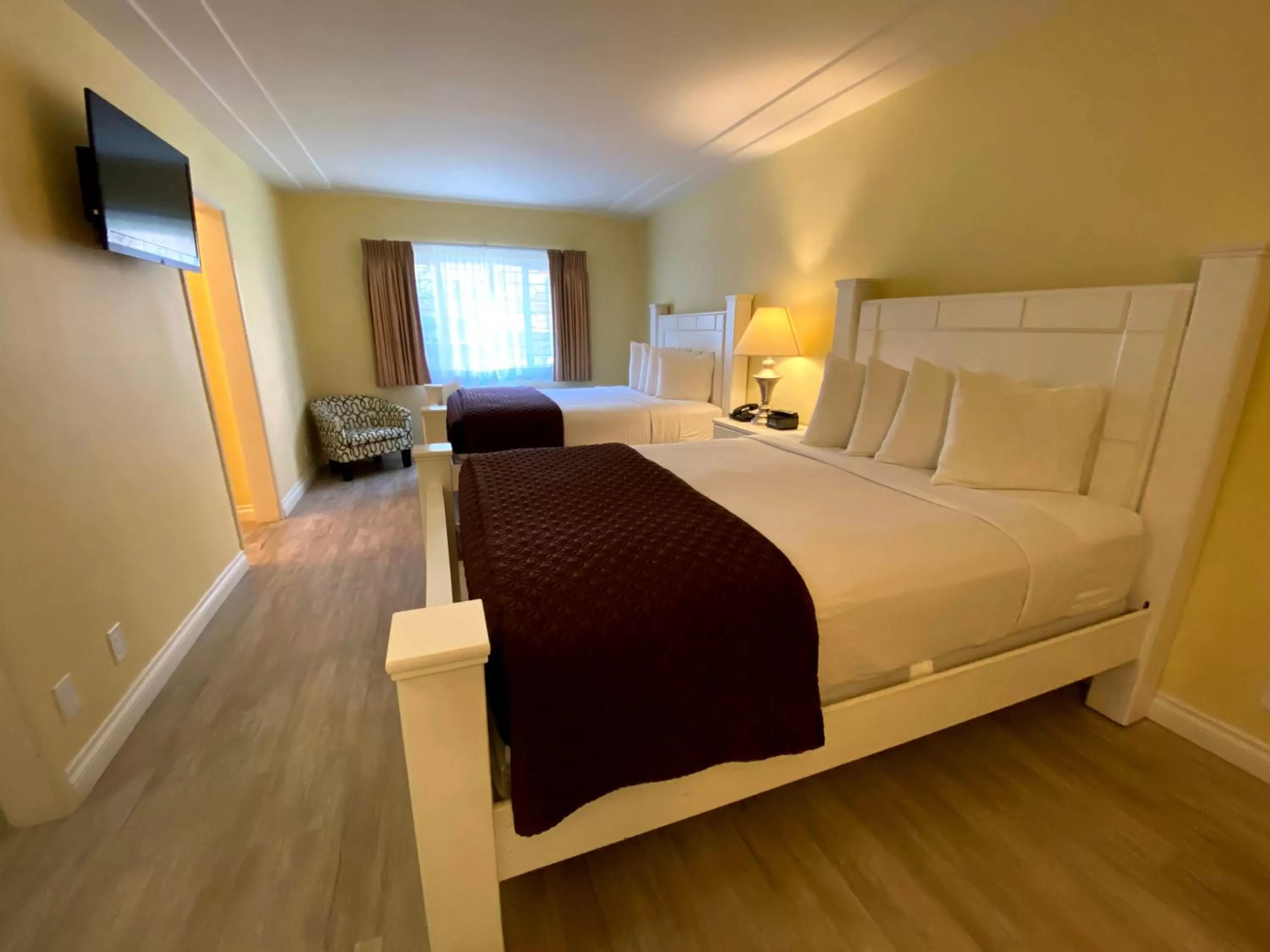 Bed in Hollywood Celebrity Hotel