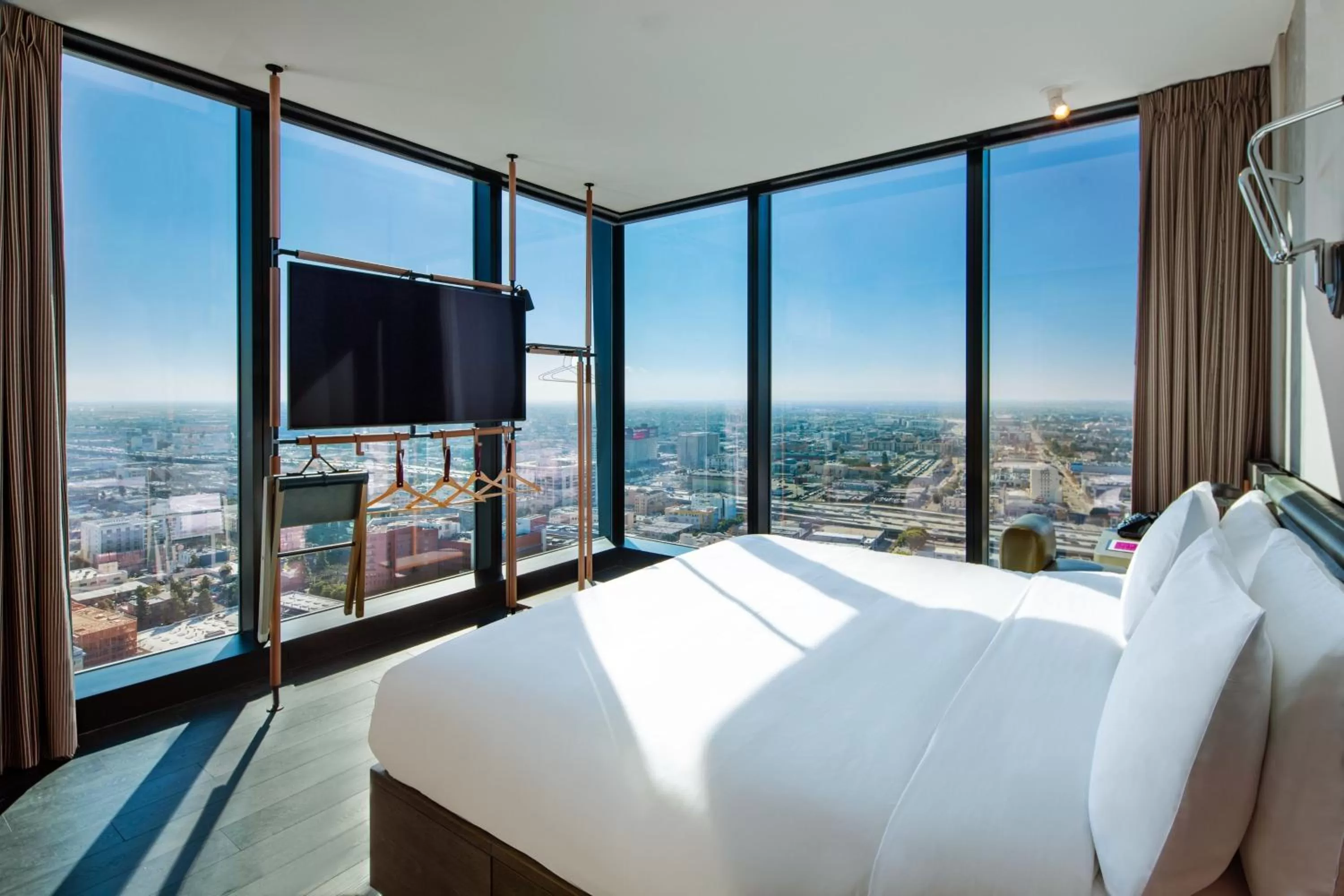 Photo of the whole room, Bed in Moxy Downtown Los Angeles