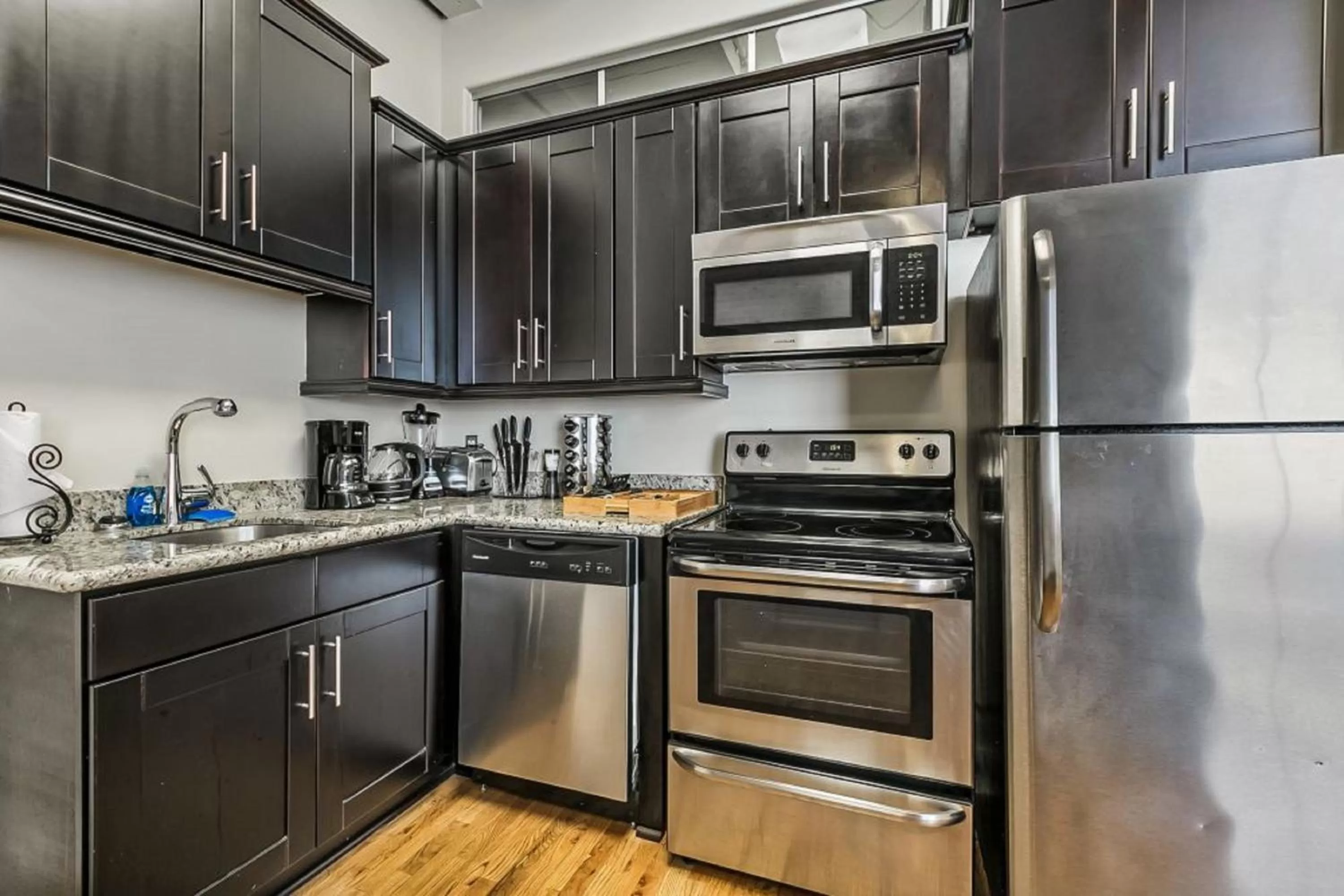 Kitchen or kitchenette, Kitchen/Kitchenette in Stunning Apartments with Luxury Amenities