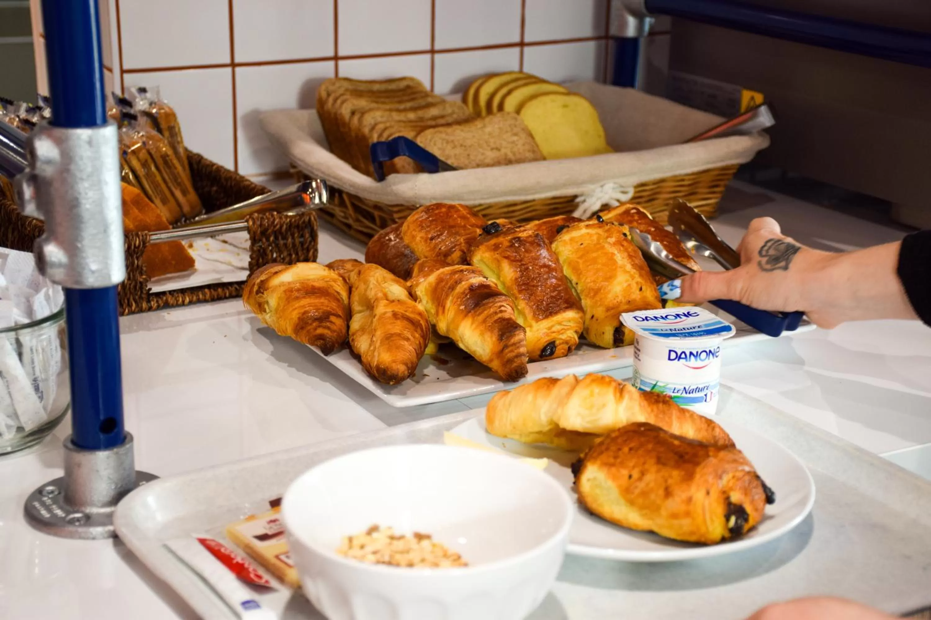 Buffet breakfast in ibis Budget Millau Viaduc