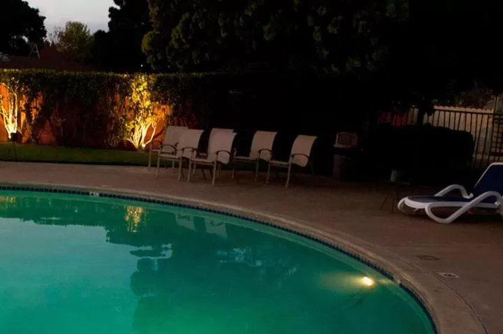 Swimming pool in Coral Reef Inn & Condo Suites