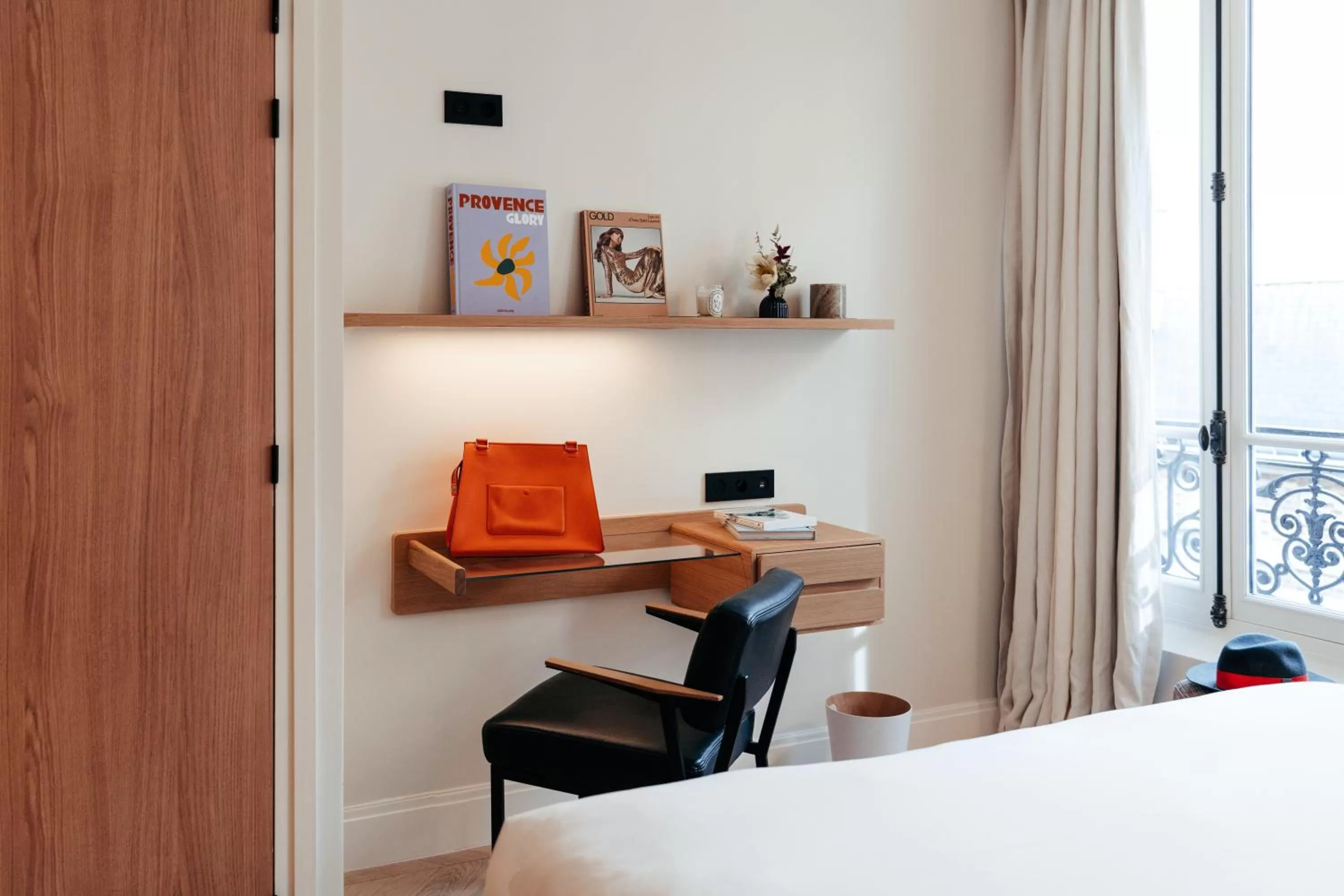 Decorative detail in Padam Hôtel