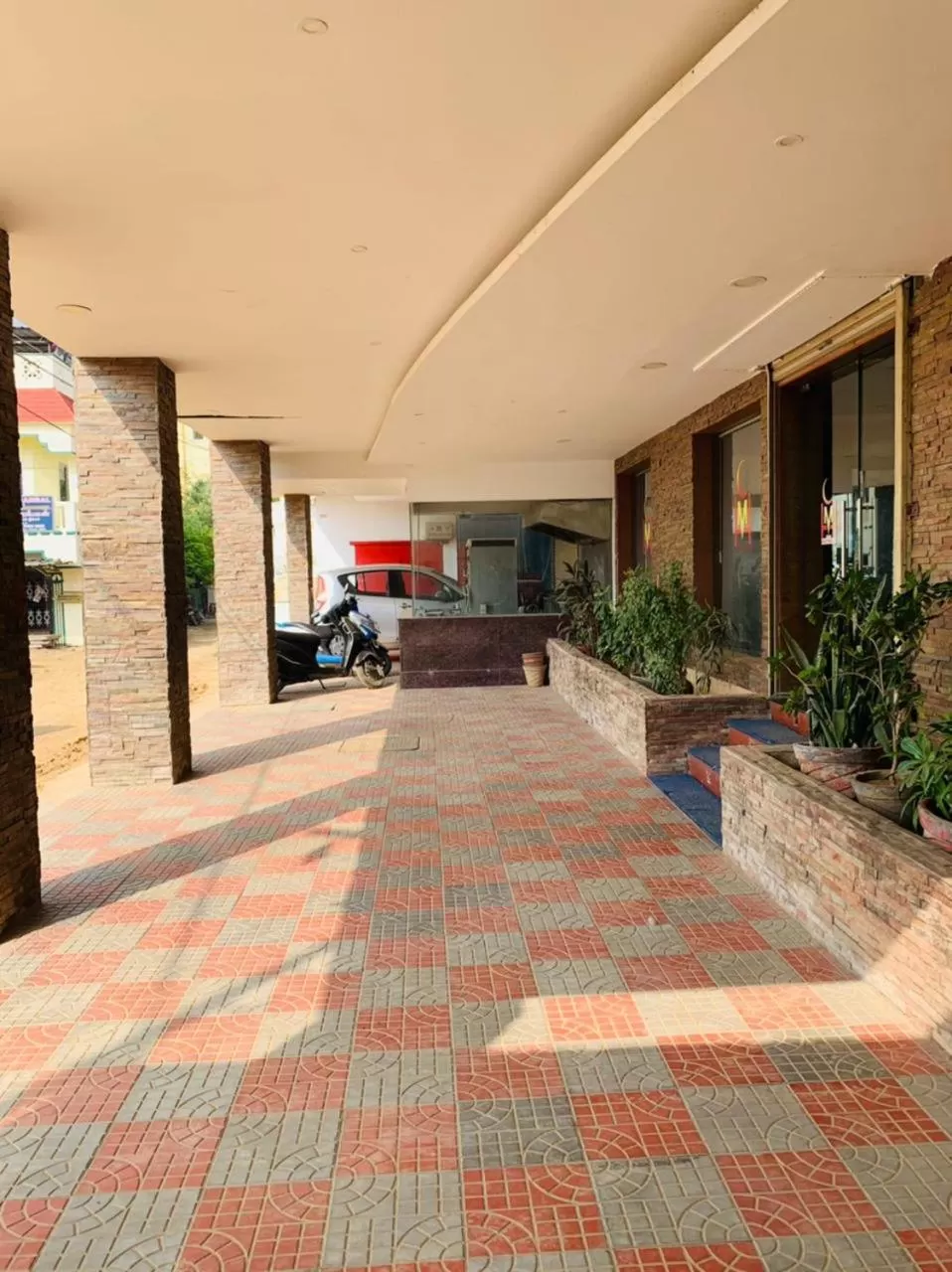 Facade/entrance in Hotel Half Moon Chennai