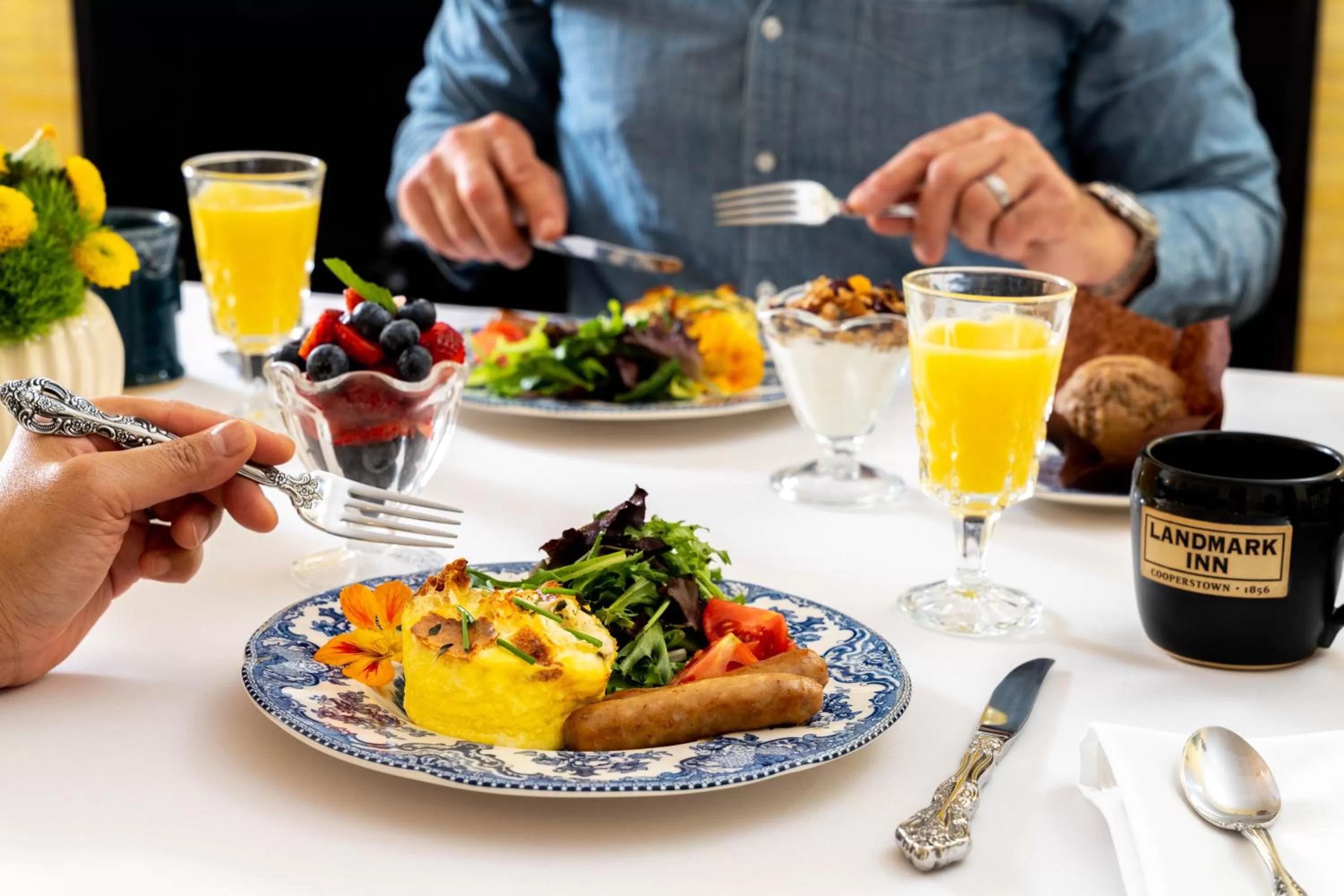 Breakfast in Landmark Inn