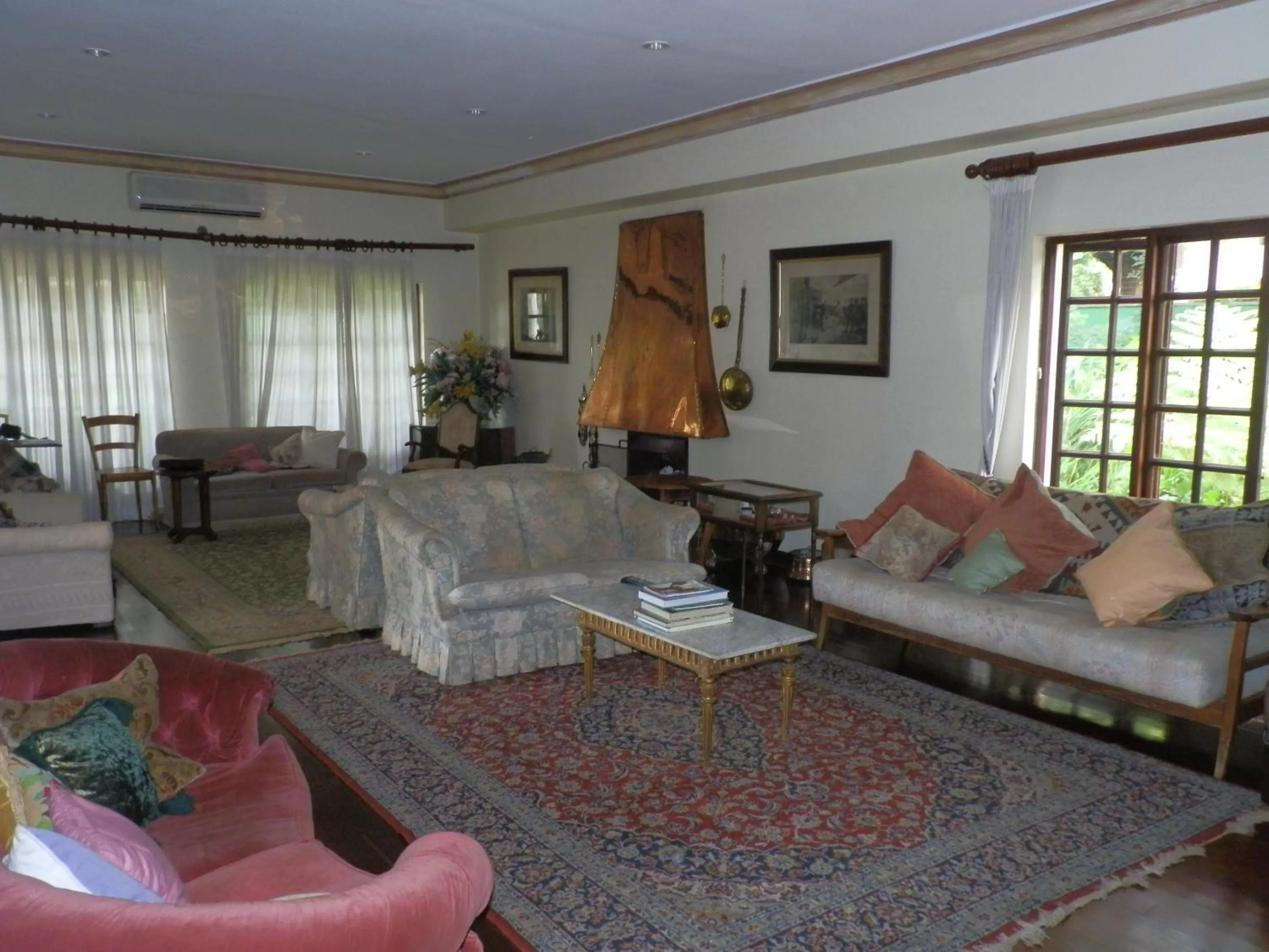 Communal lounge/ TV room, Seating Area in 12 FLEETWOOD