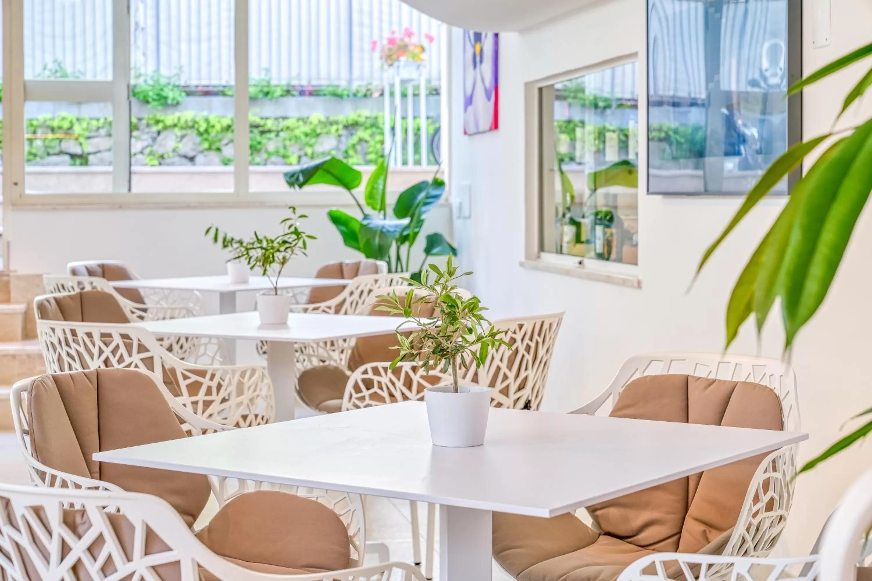 Restaurant/places to eat in Hotel Florida