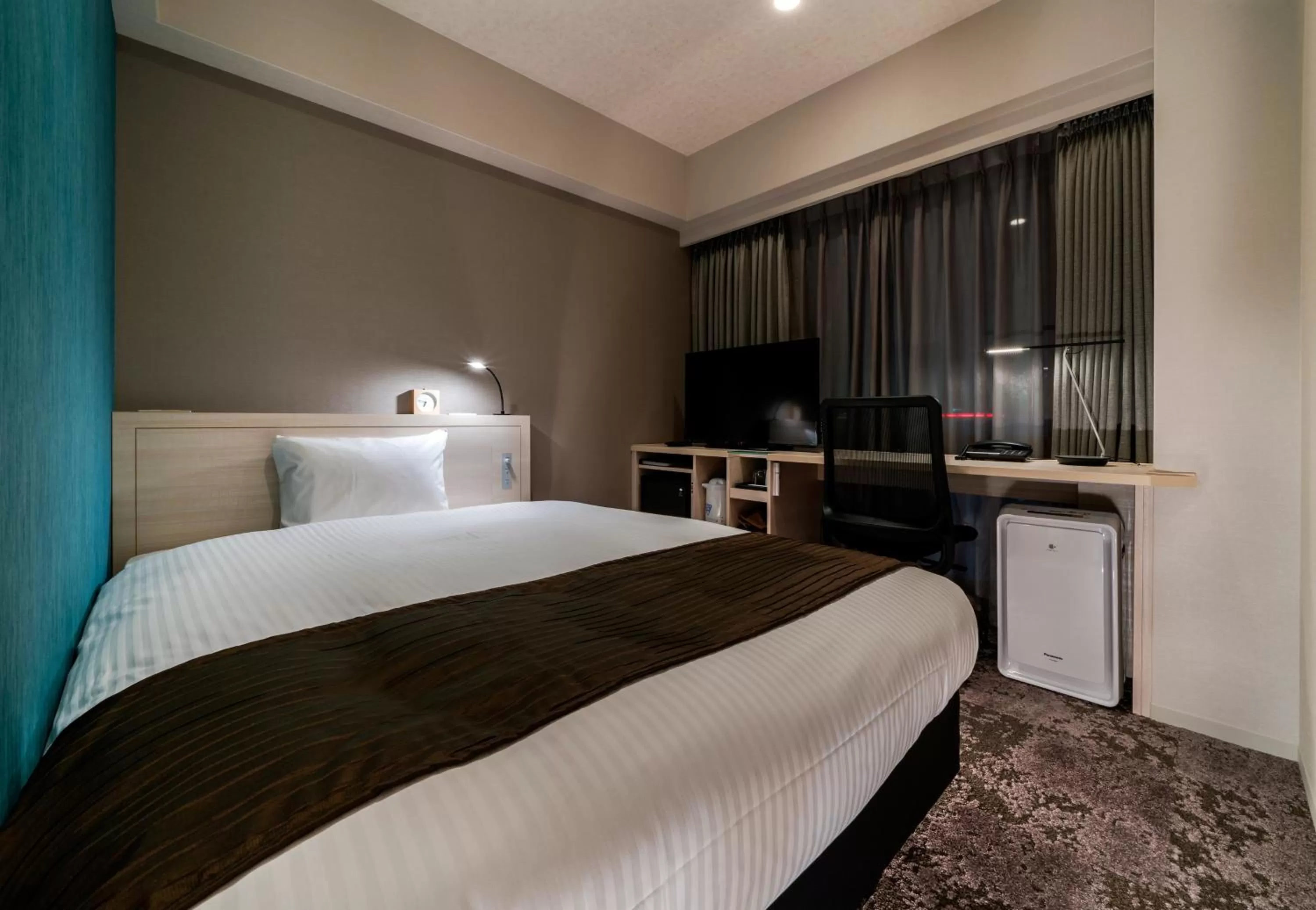 Photo of the whole room, Bed in DEL style Fukuoka Nishinakasu by Daiwa Roynet Hotel