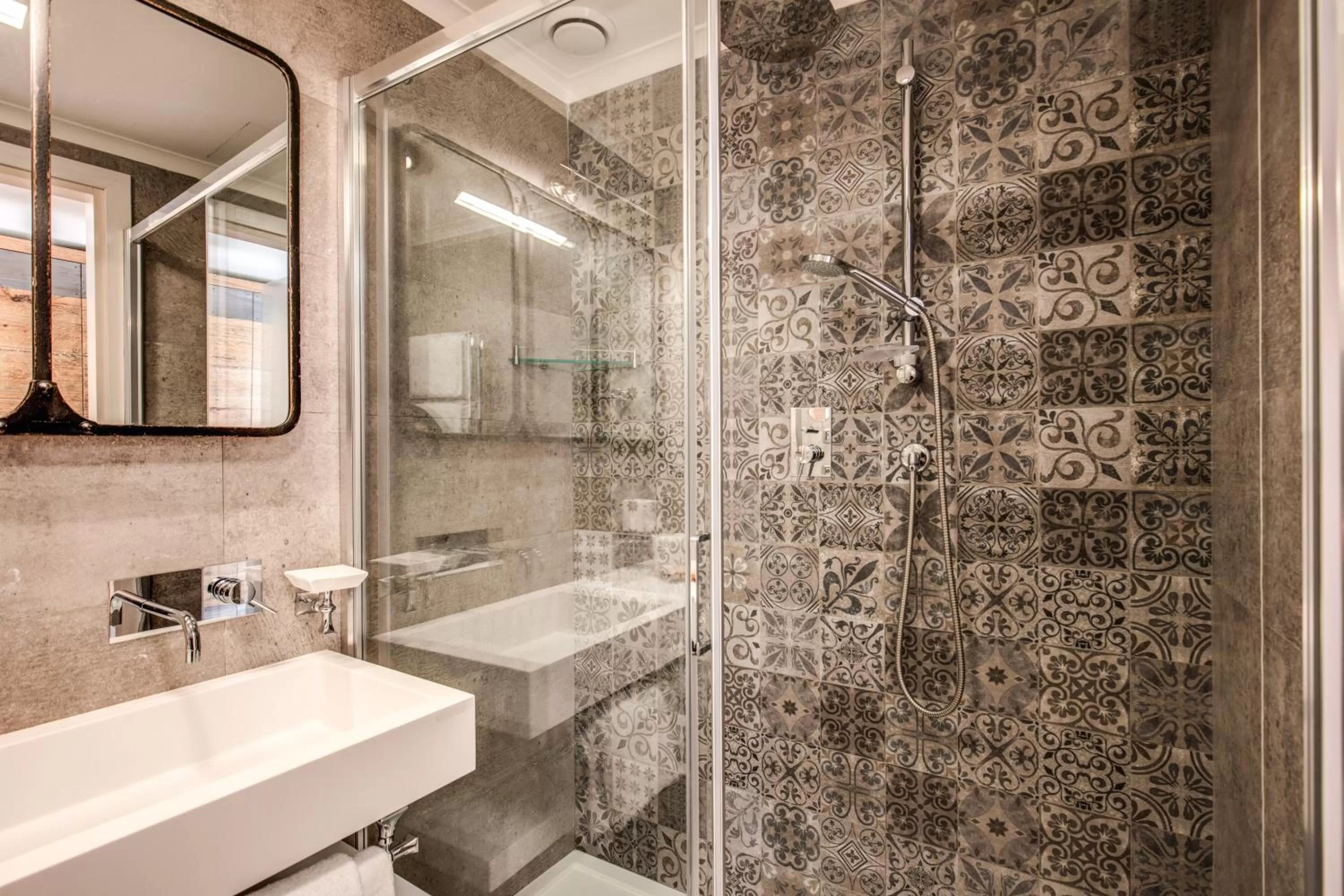 Bathroom in Parlamento Boutique Hotel