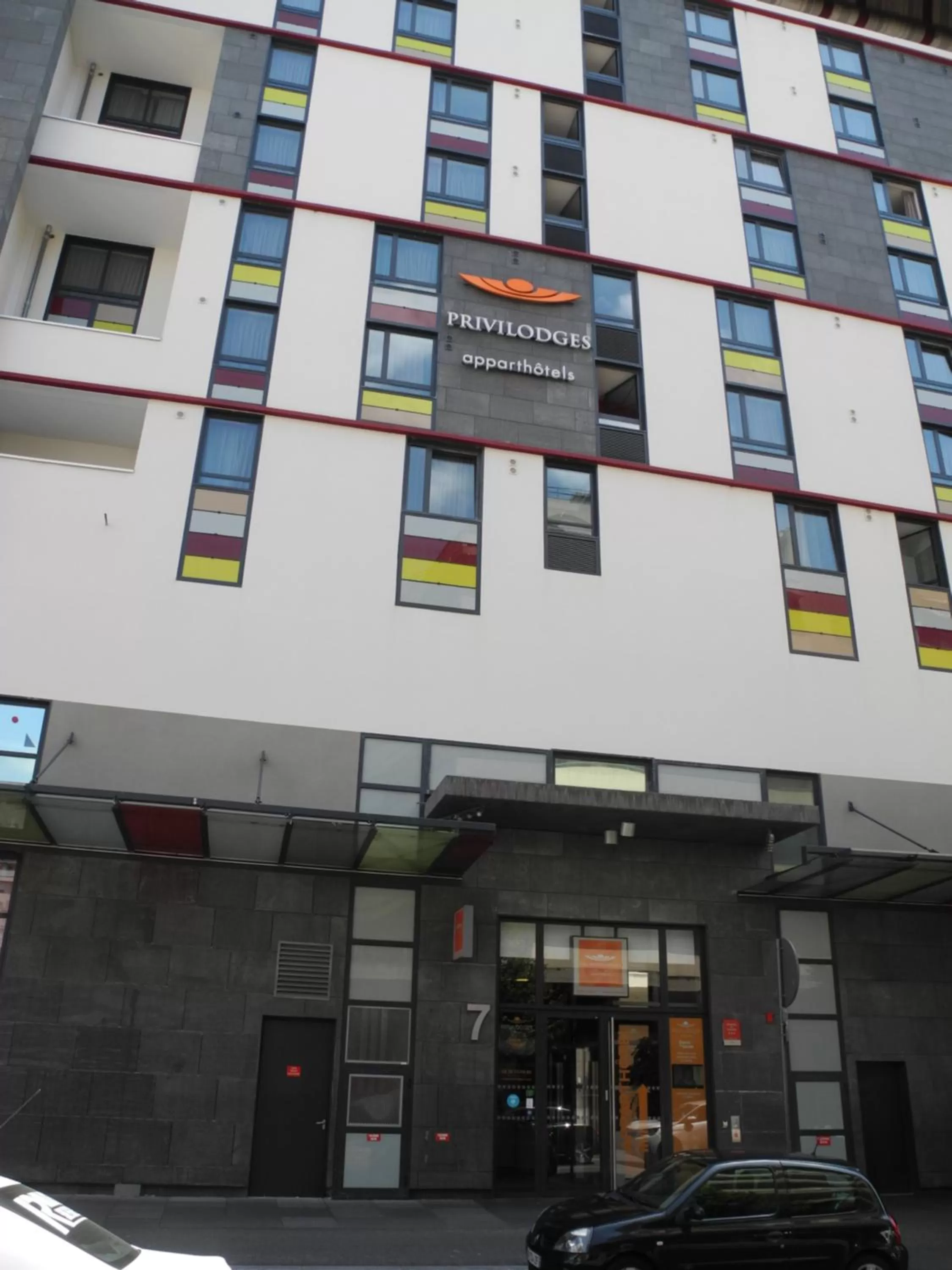 Facade/entrance in Apparthotel Privilodges Carré de Jaude