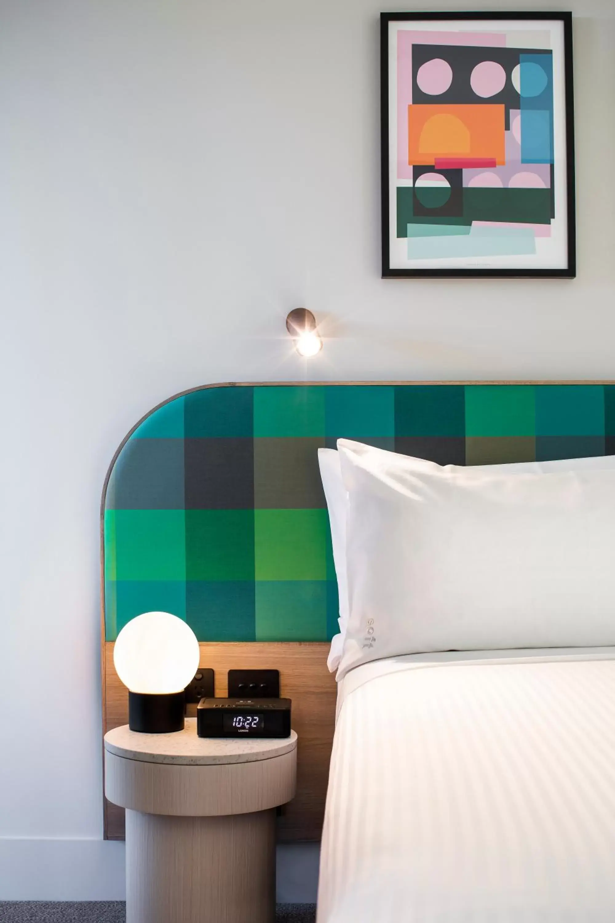 Standard Double Room with Two Double Beds in Holiday Inn Werribee by IHG Standard Double Room with Two Double Beds in Holiday Inn Werribee by IHG