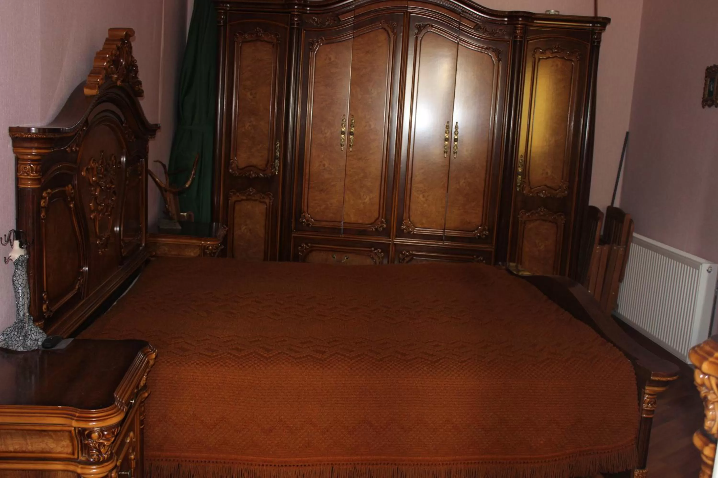 Bed in Nika's Guest House