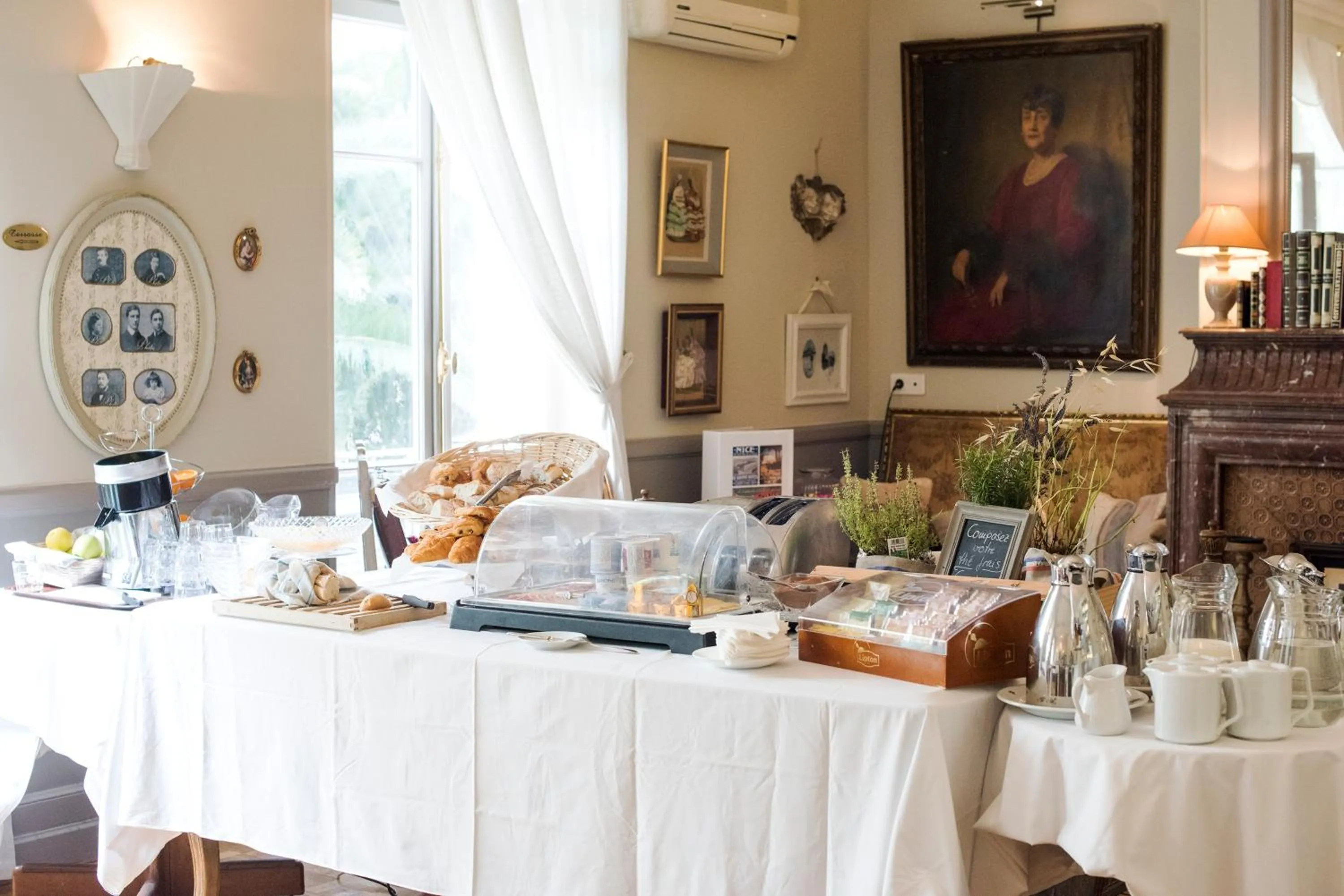 Buffet breakfast in Hotel Villa Rivoli