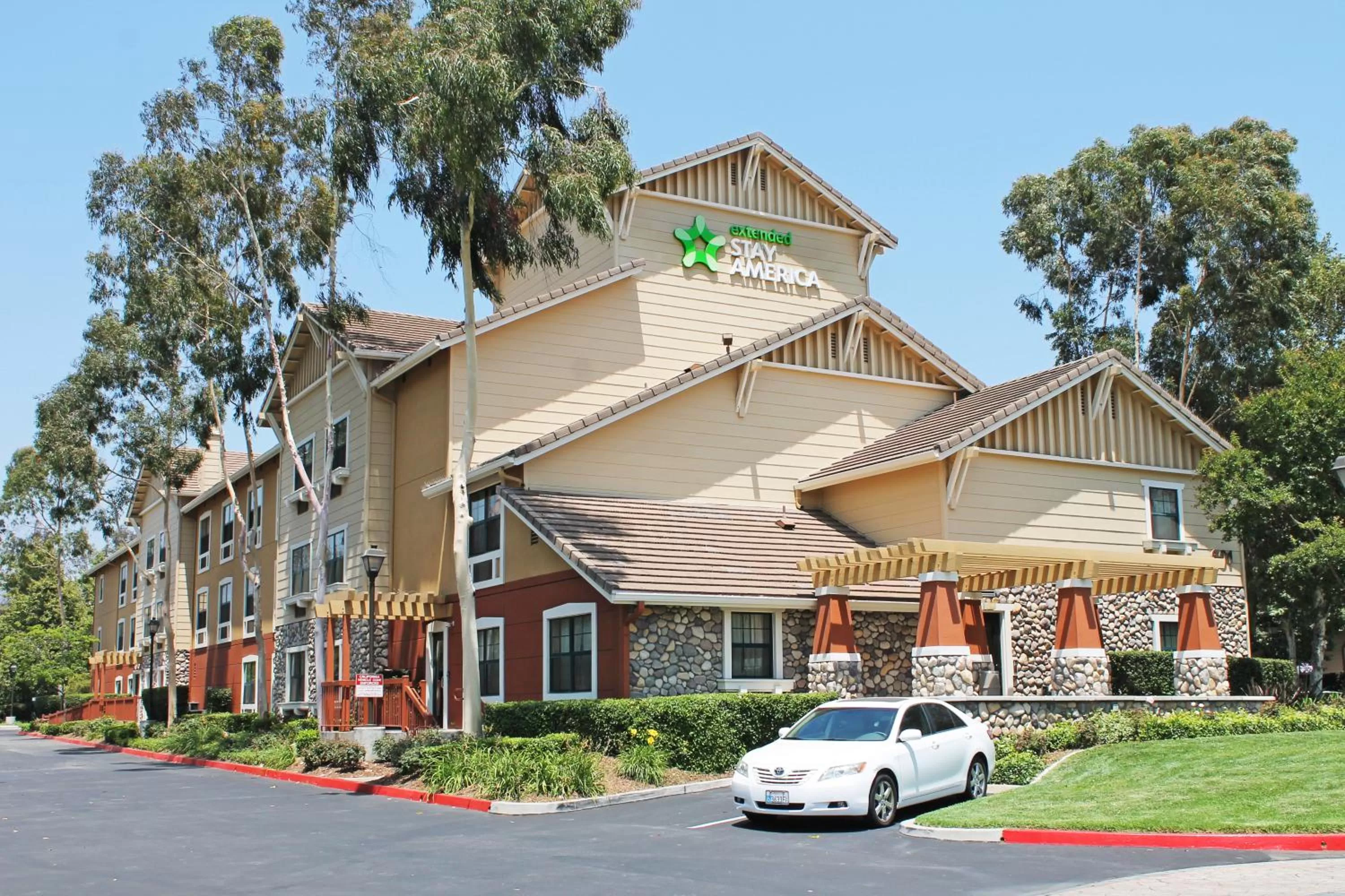 Property building in Extended Studio Hotel Suites - Los Angeles - San Dimas