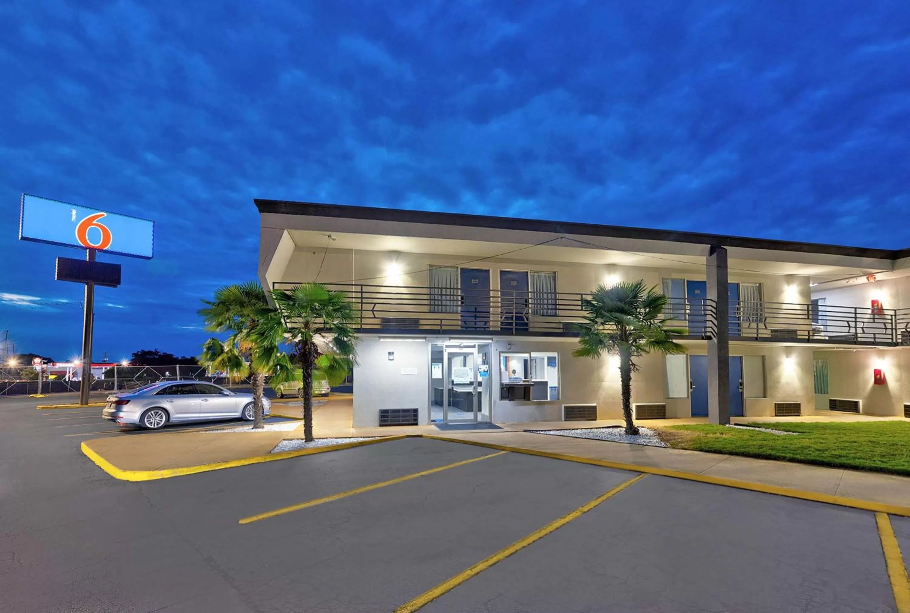 Property building in Motel 6 McDonough, GA