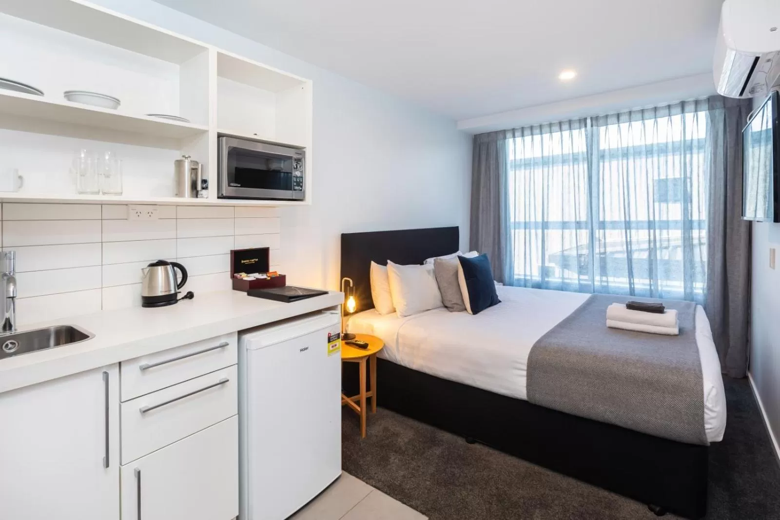 Bed in Southwark Hotel & Apartments