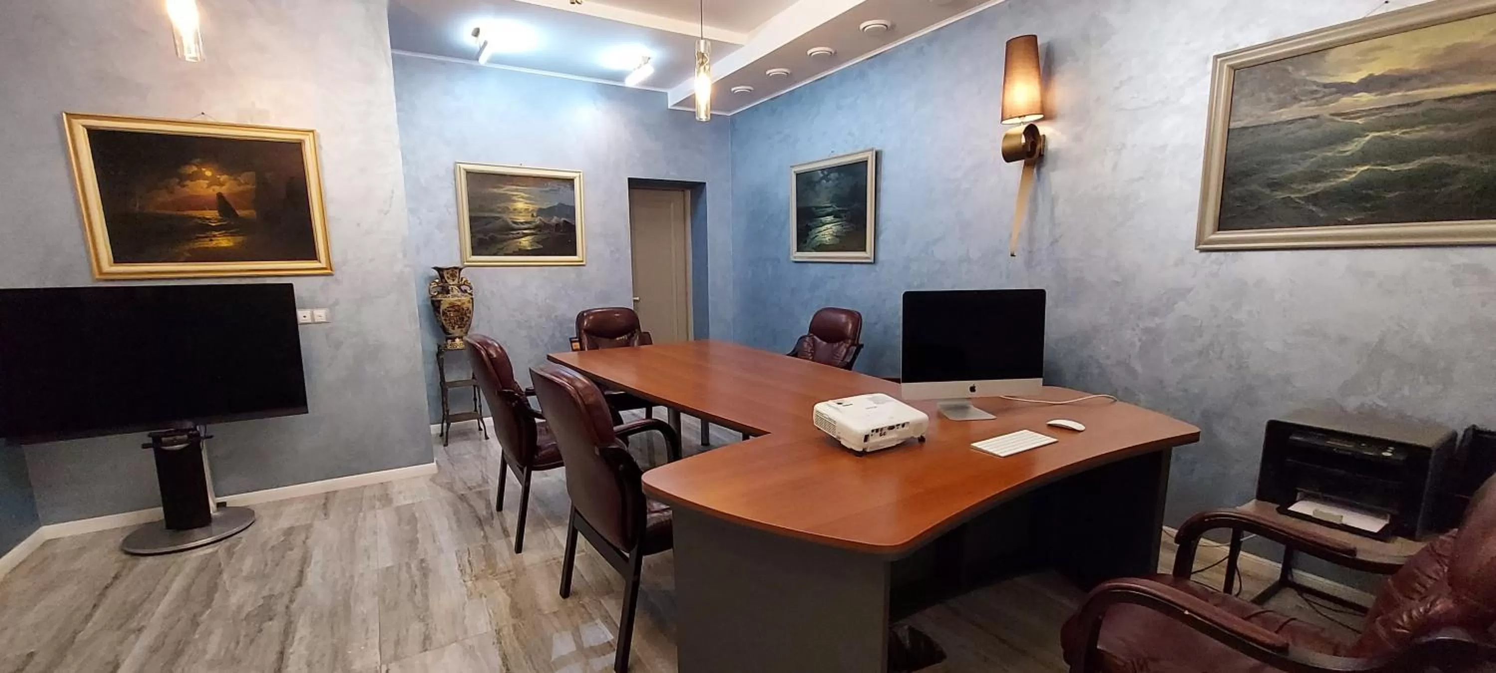 TV and multimedia in Hotel "Mandarin Clubhouse"