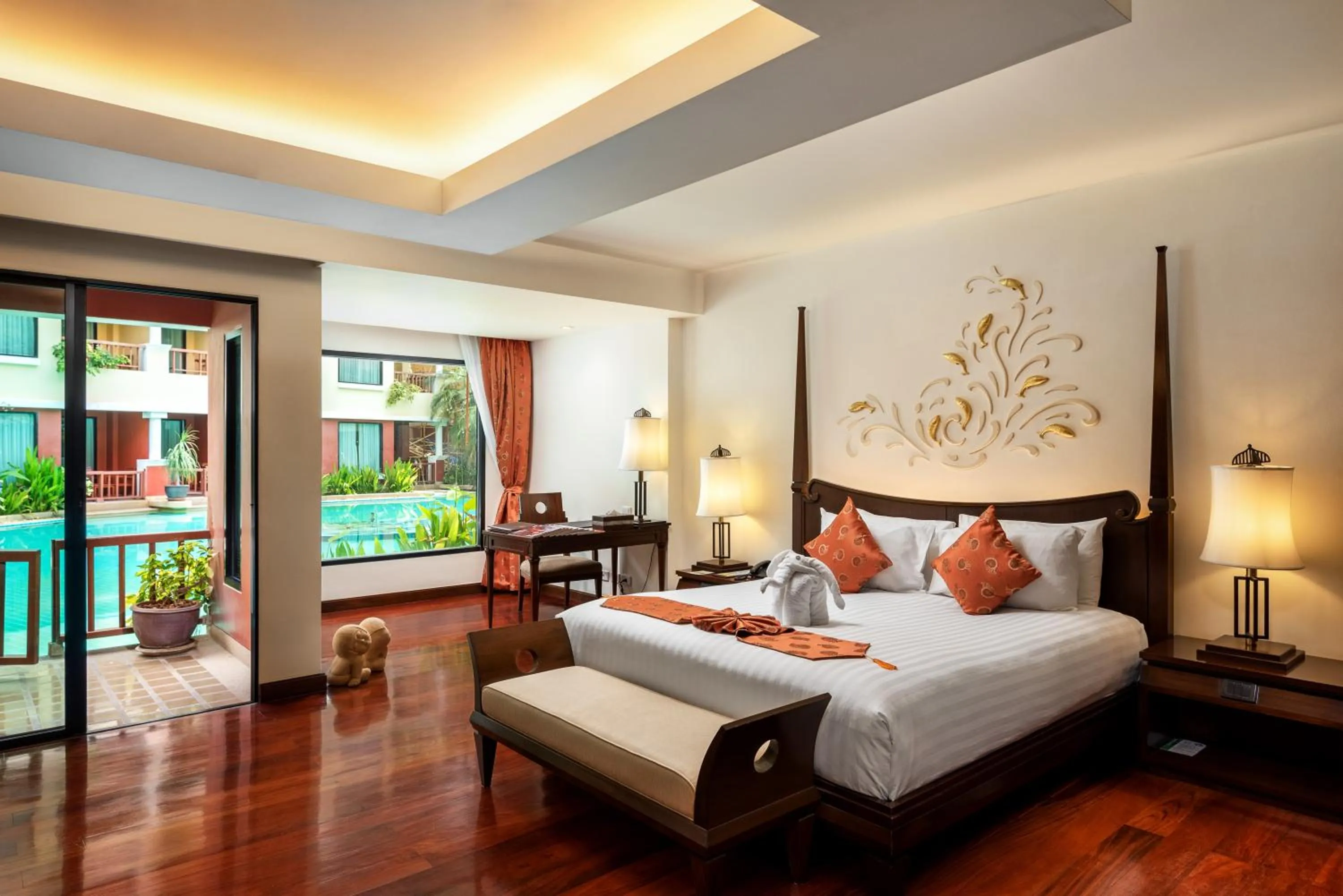 Bed in Patong Paragon Resort & Spa SHA Extra Plus