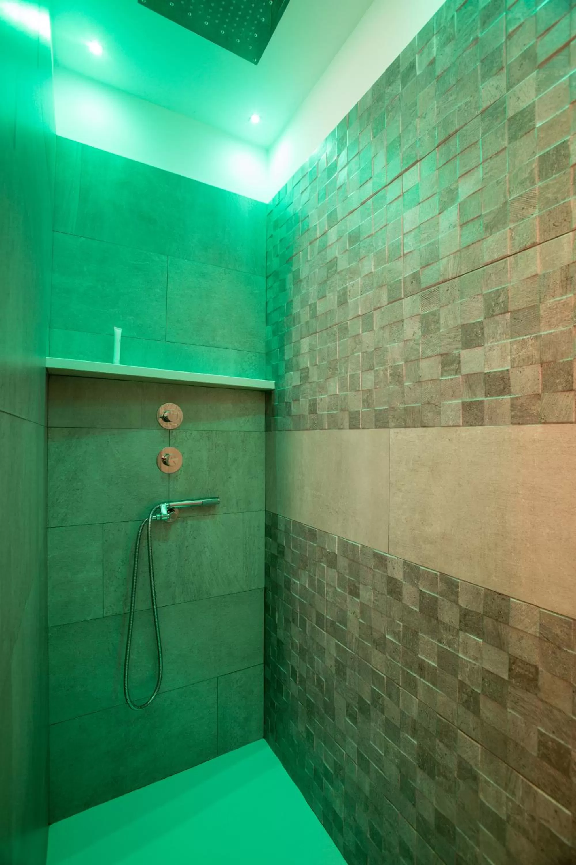 Shower in La Finestra sul Convitto B&B