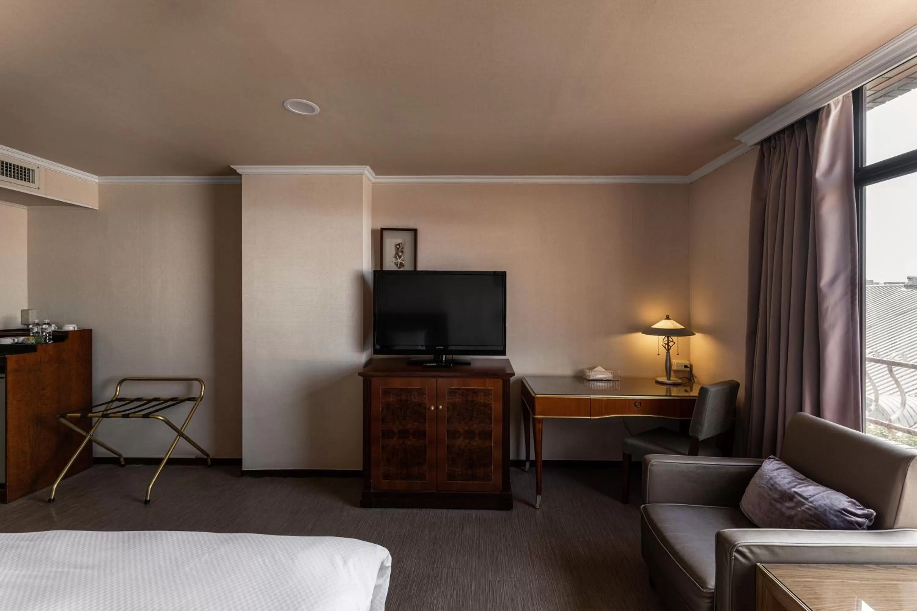 TV and multimedia, Bed in Hotel j-Metropolis