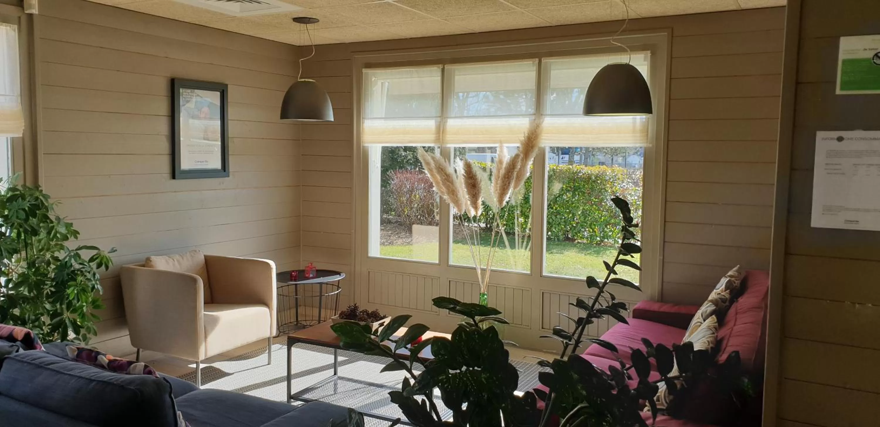 Restaurant/places to eat in Hotel Campanile Besançon Nord Ecole Valentin