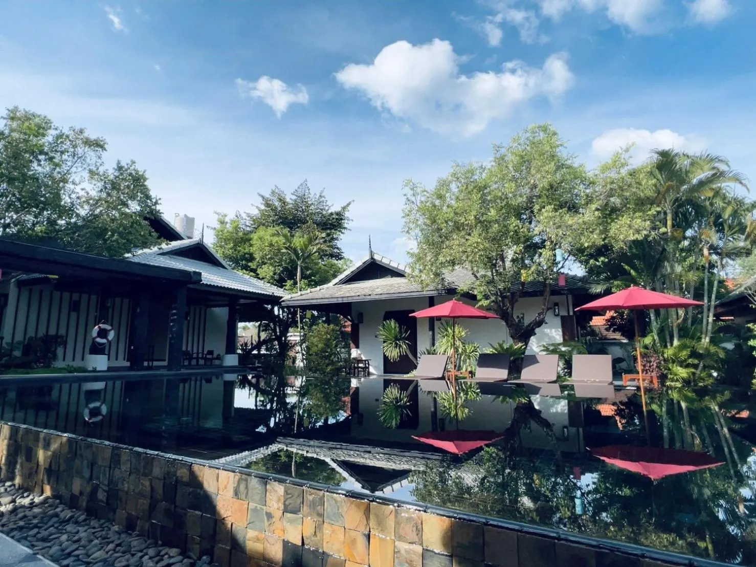Swimming pool in Na Mantra Resort