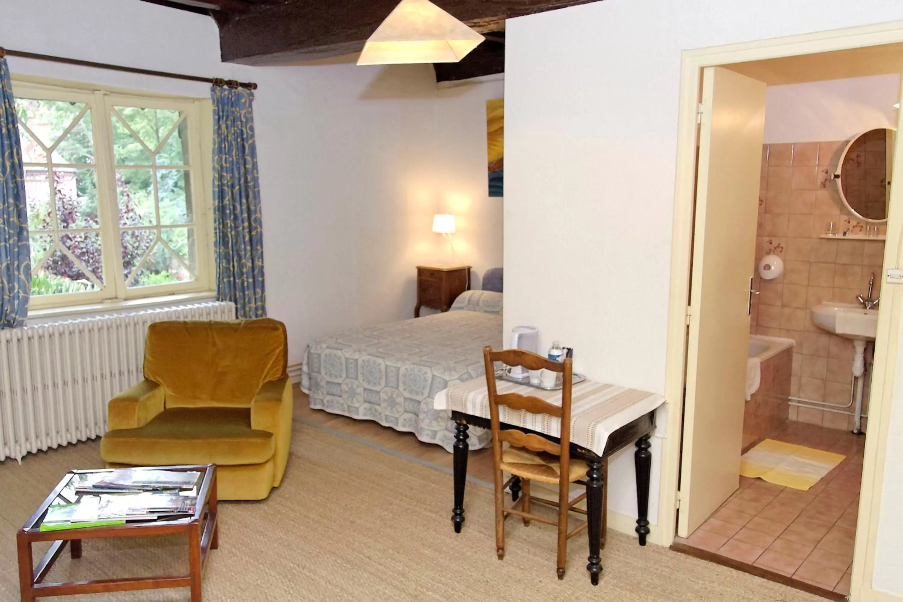 Day in Auberge du Manoir d'Archelles