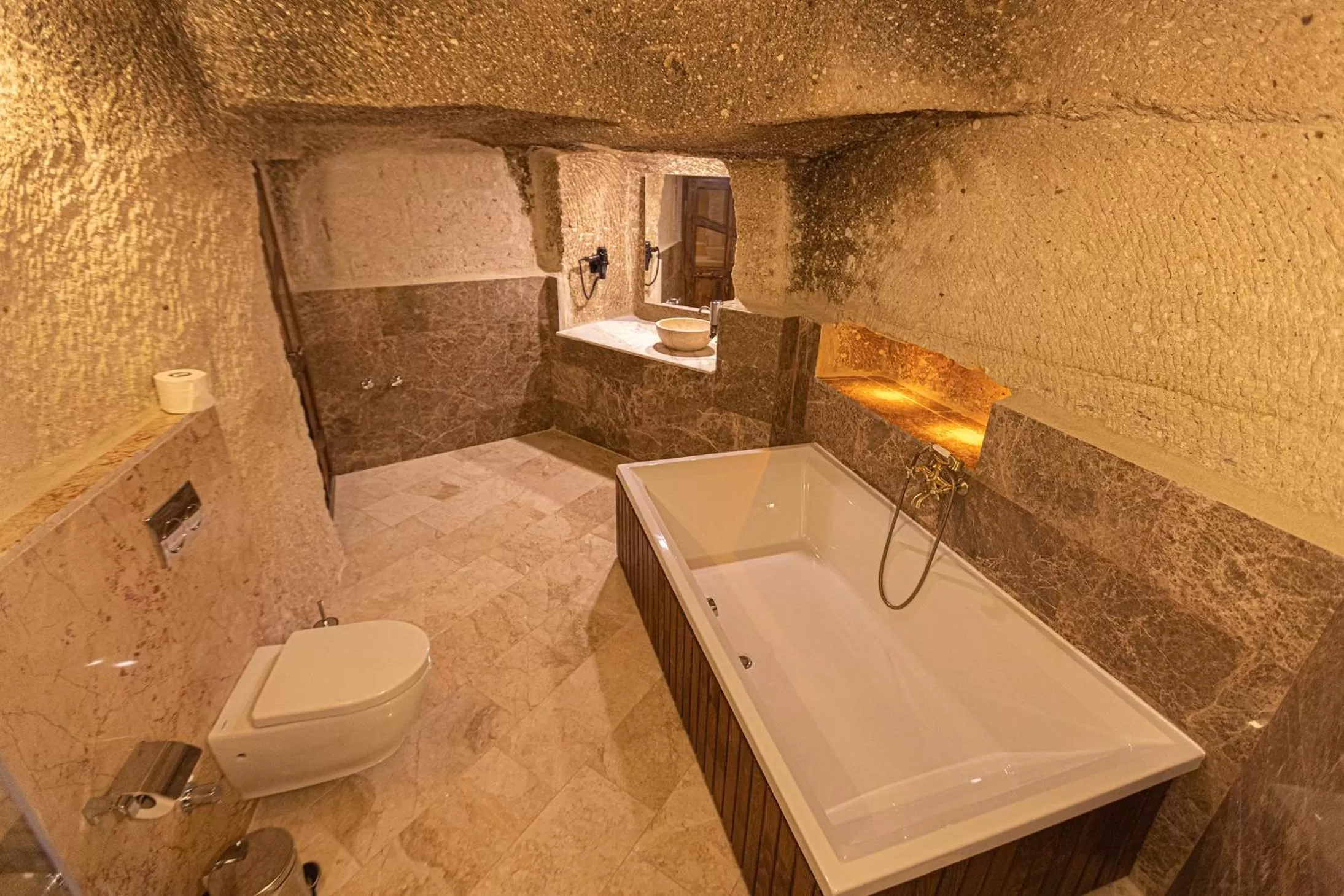 Bathroom in Taskonak Hotel