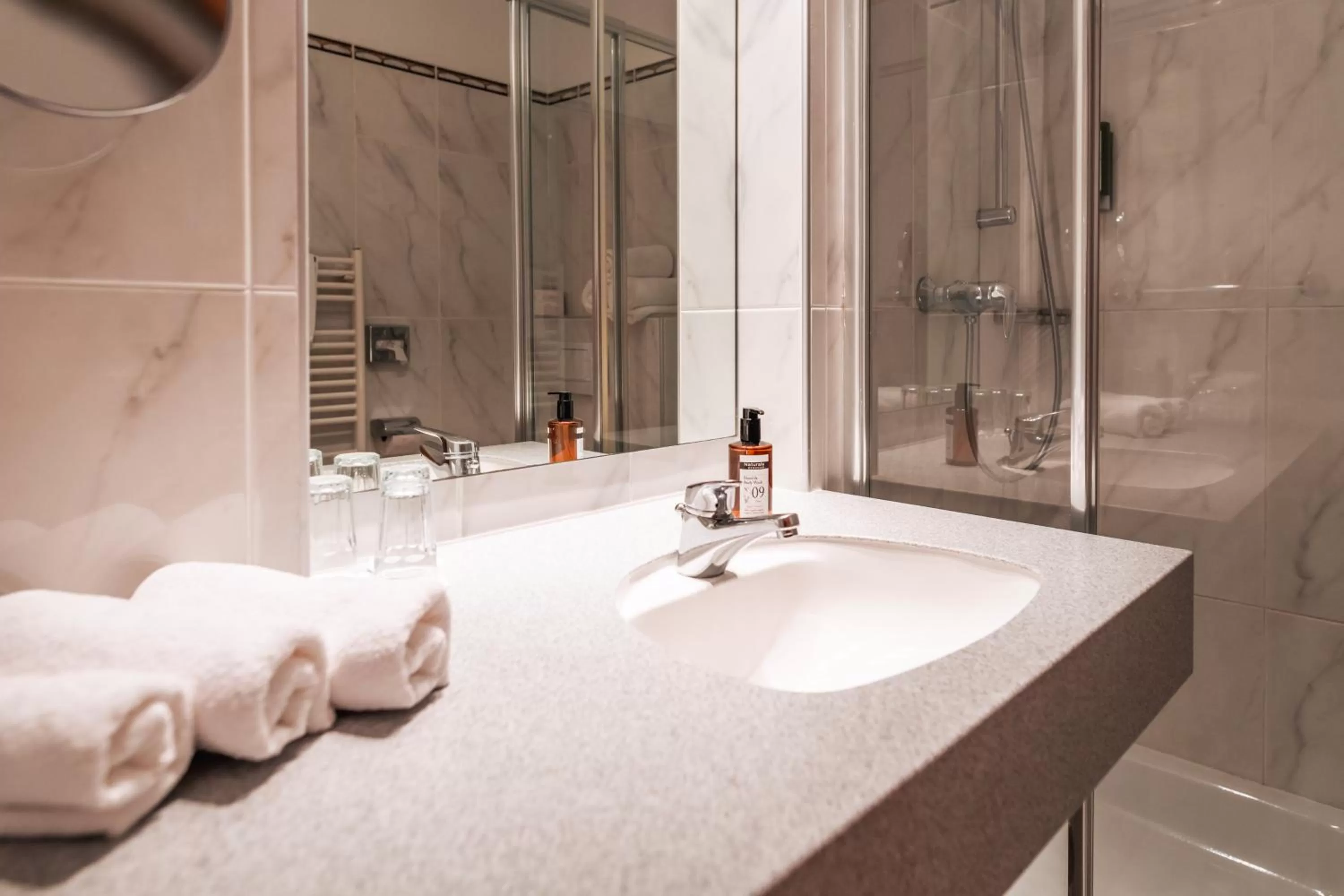 Bathroom in Hotel Markgraf