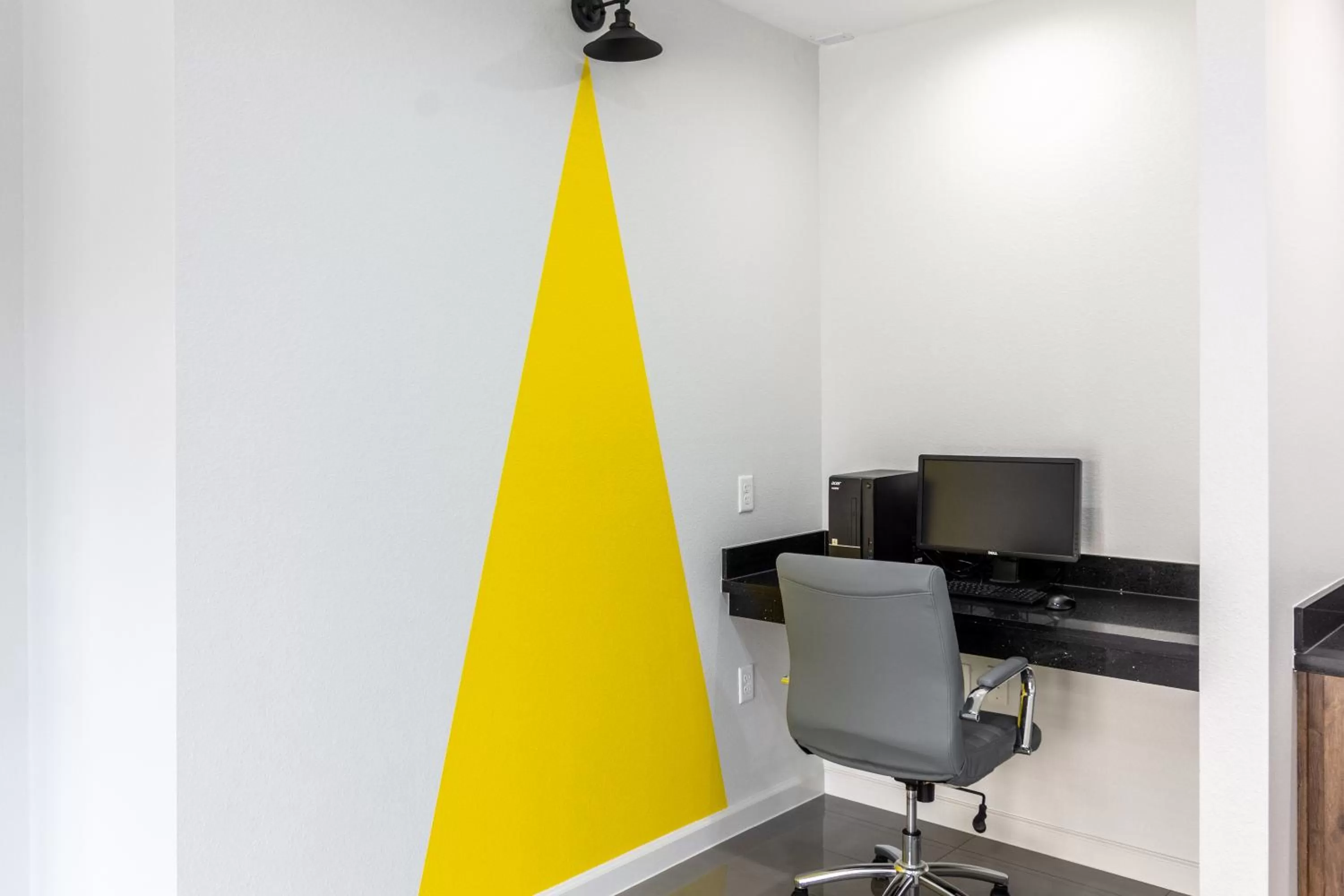 Business facilities in Americas Best Value Inn & Suites Kingwood IAH Airport