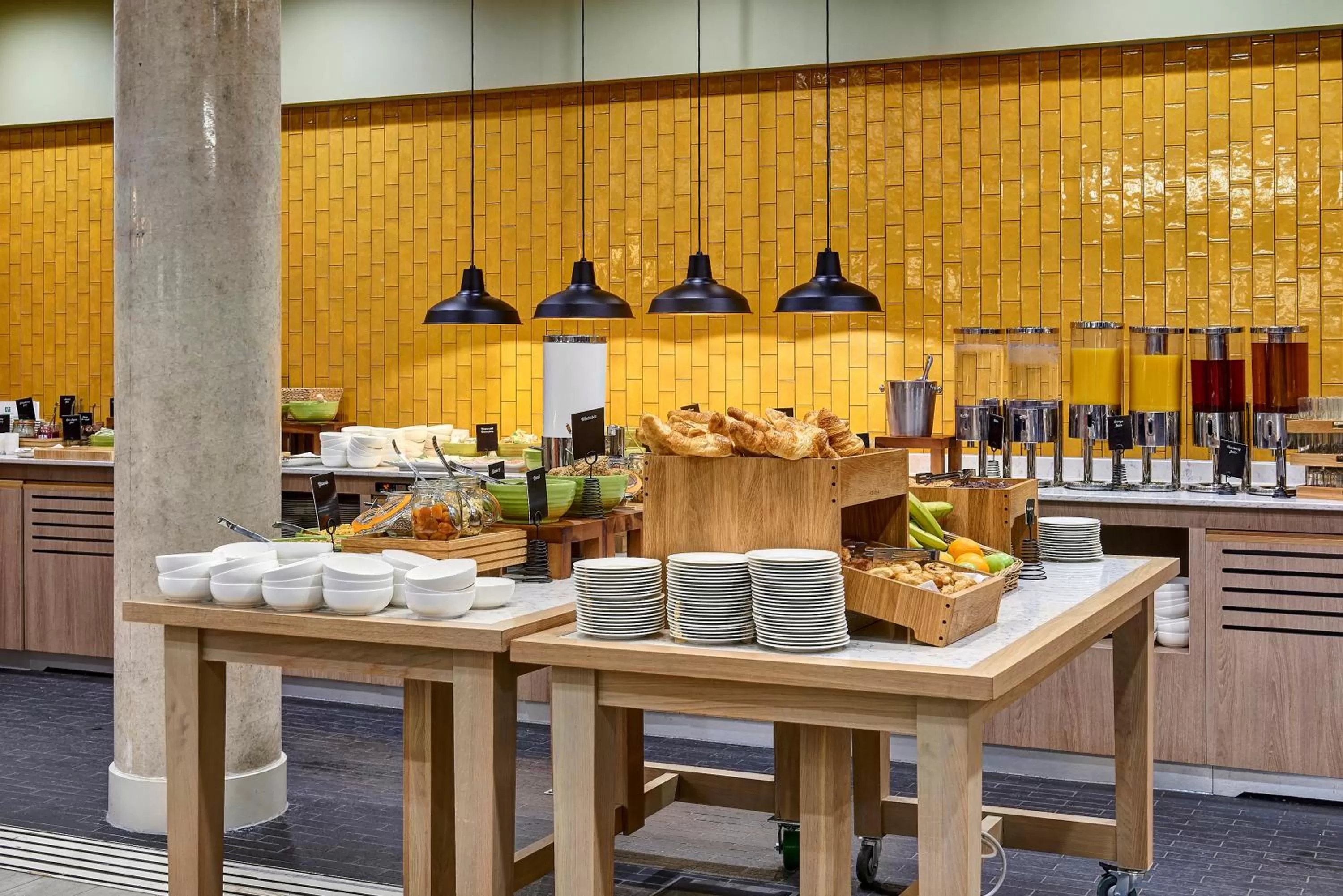 Breakfast in Holiday Inn Manchester - City Centre by IHG